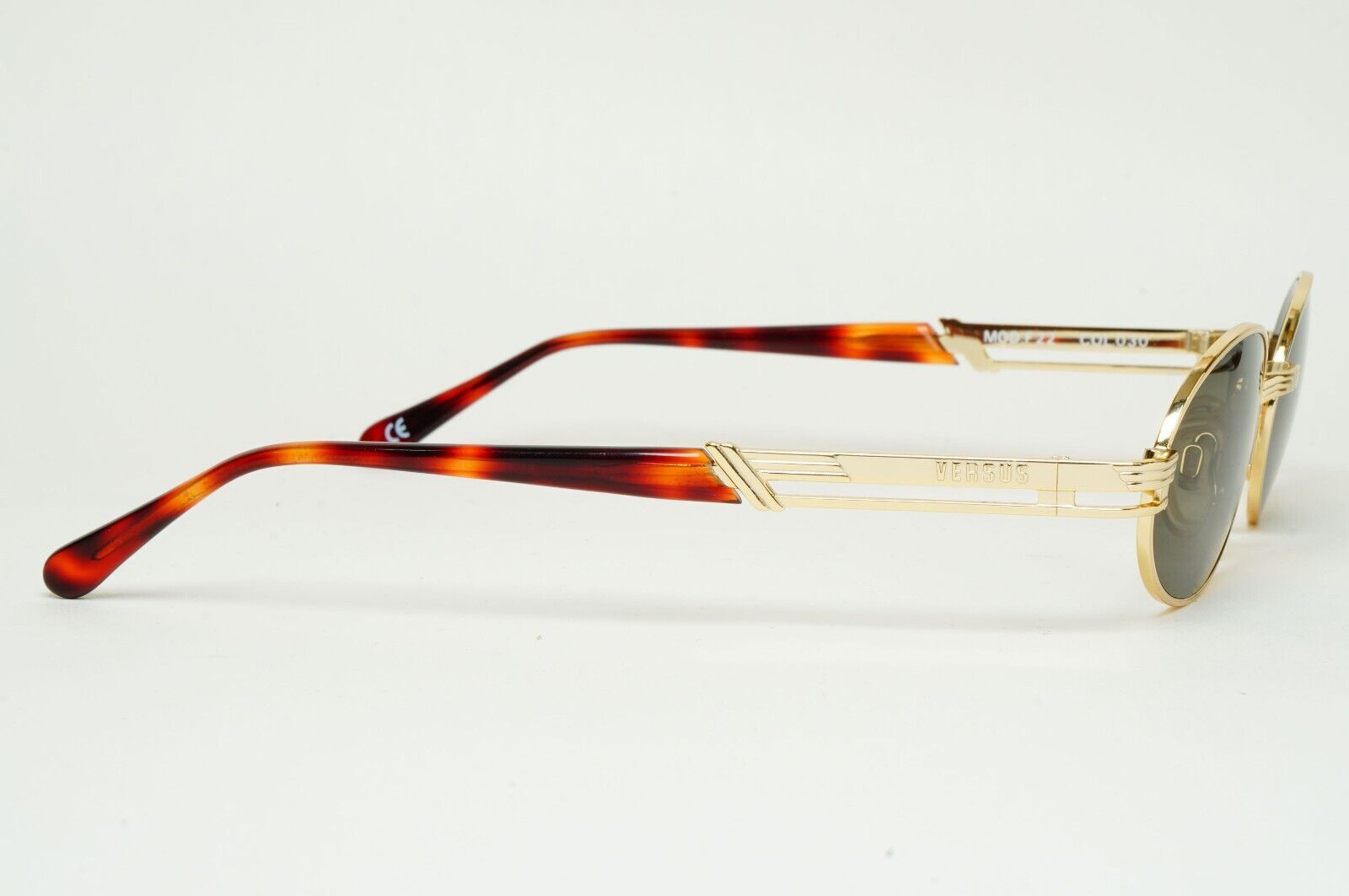 Versus Sunglasses 1996 by Gianni Versace Vintage Gold Oval MOD F22 COL 030