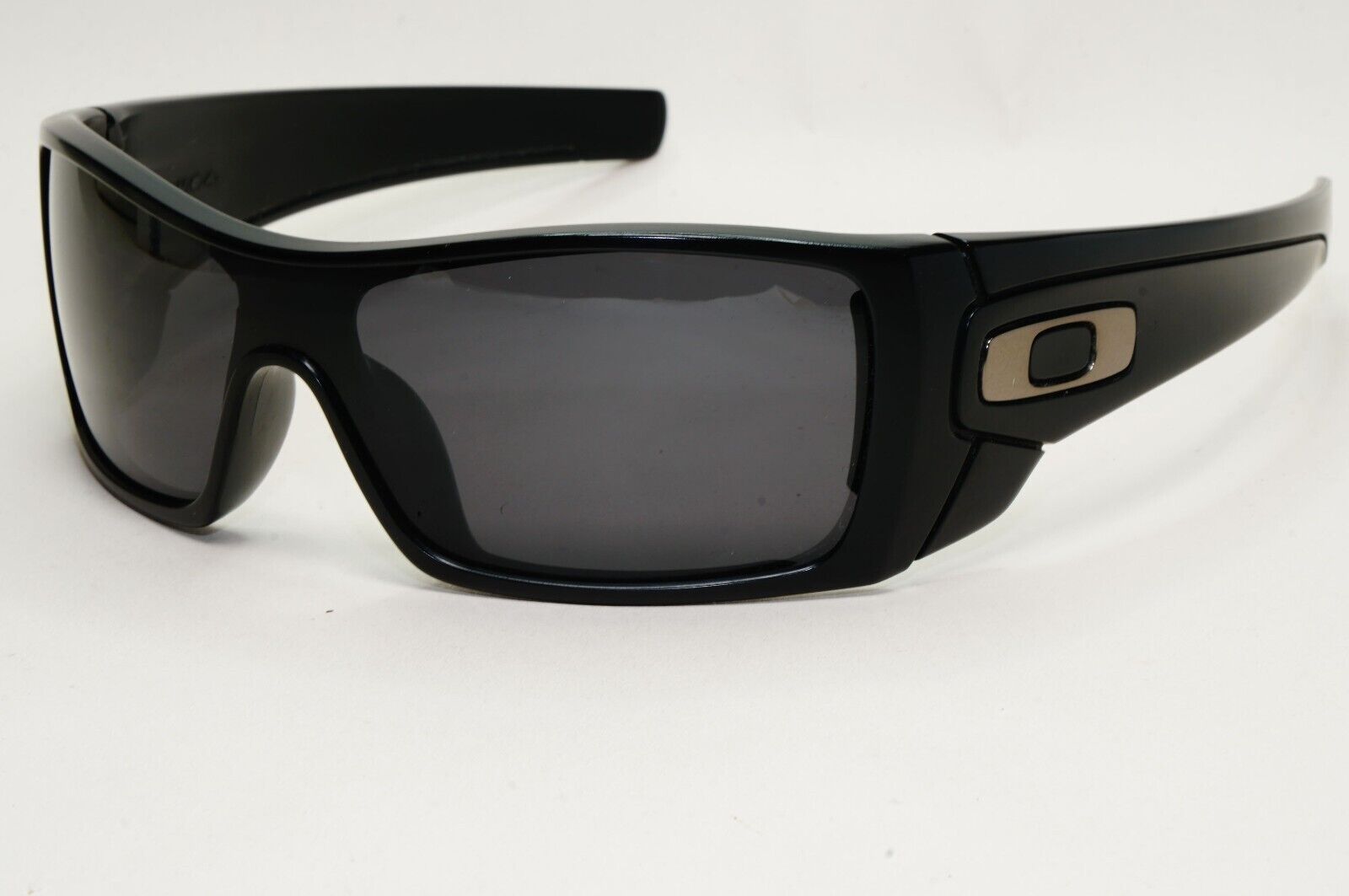 Oakley Sunglasses Batwolf Polarized Black Matte Shield Visor OO 9101 04 041124