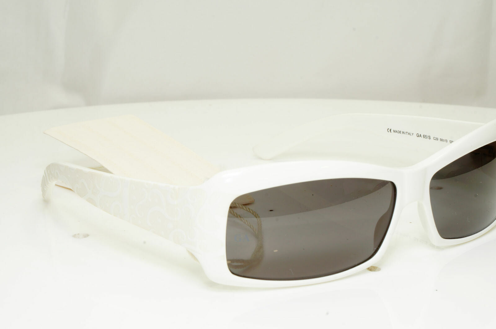 Giorgio Armani Womens Vintage 2002 Sunglasses White Ivory GA 65/S C29 31842