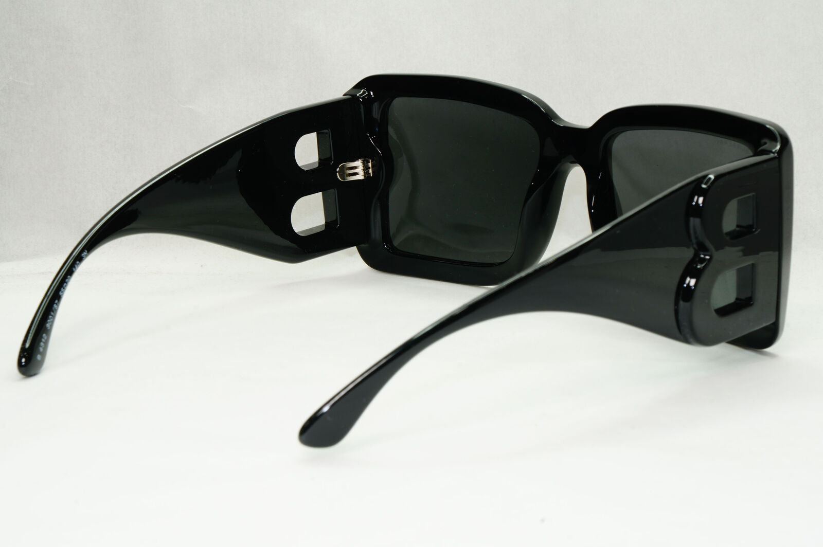Burberry Sunglasses Oversized Black Large Square Logo B 4312 3001/87