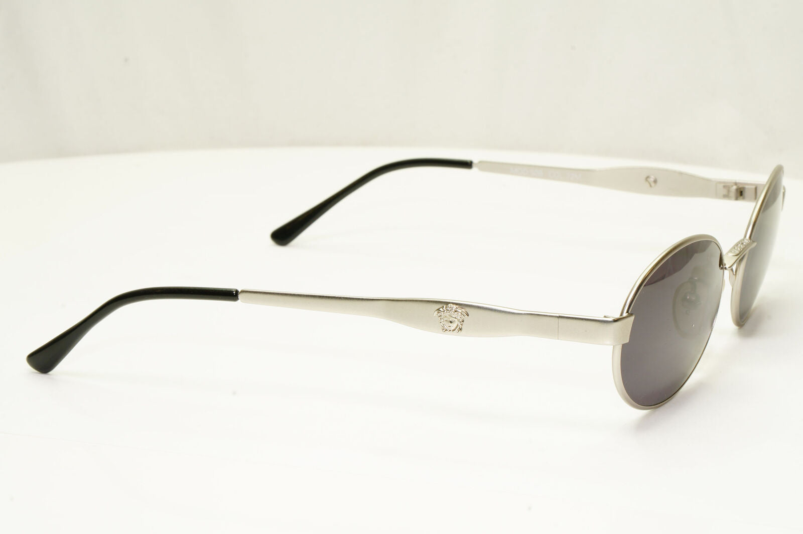 Gianni Versace 1996 Vintage Silver Medusa Oval Metal Sunglasses MOD S09 COL 22M
