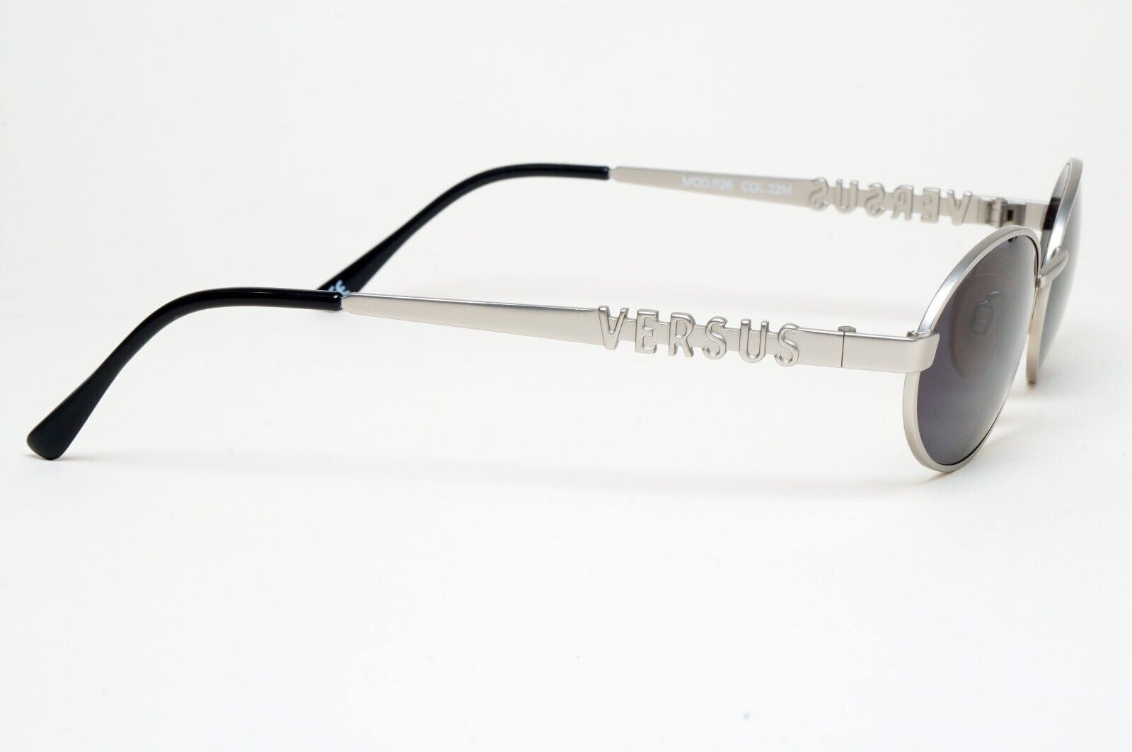 Versus Sunglasses 1996 by Gianni Versace Vintage Silver Oval MOD R26 COL 22M