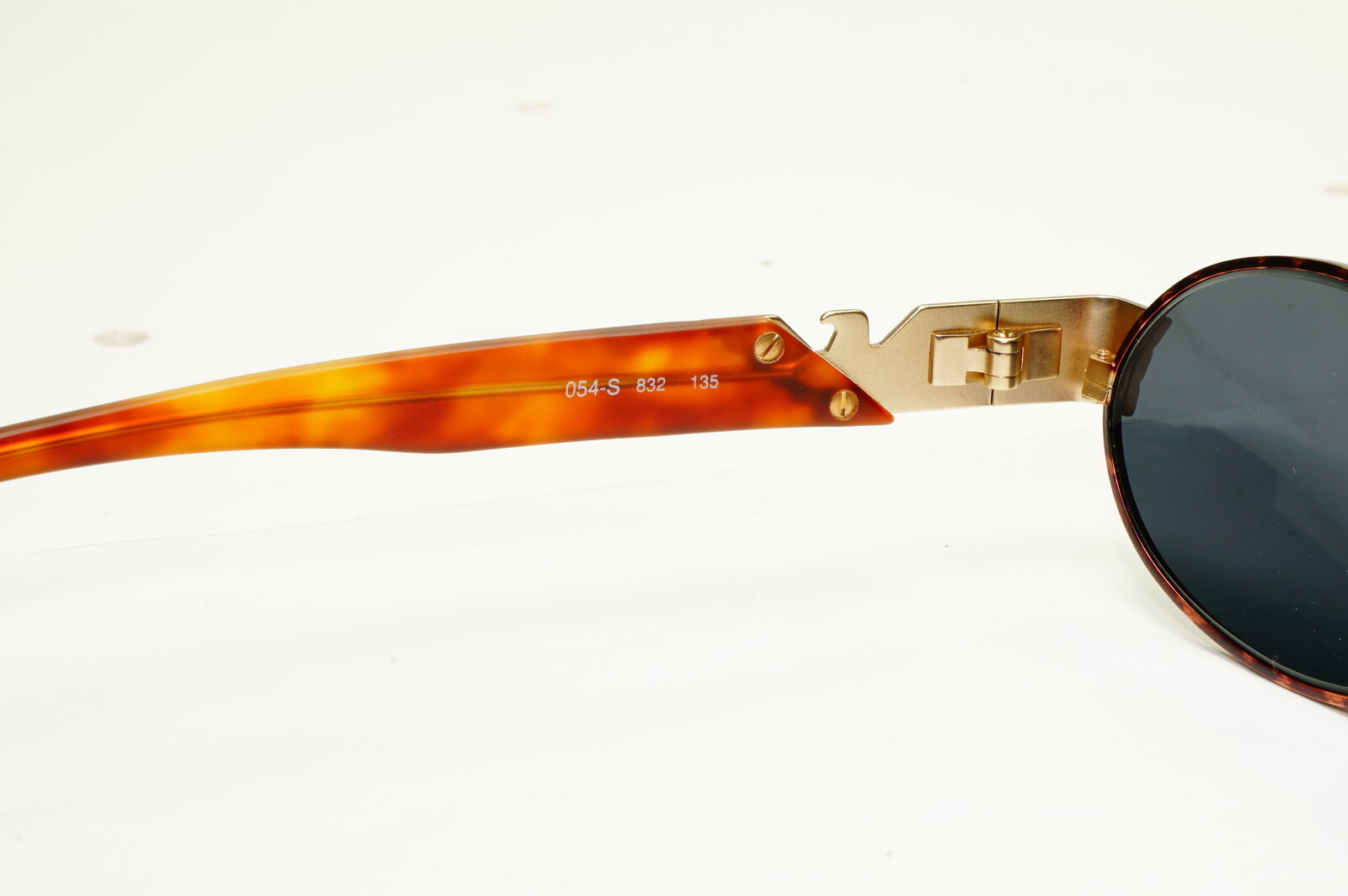Emporio Armani 1997 Vintage Sunglasses Mens Womens Womens Gold Eagle 054 832