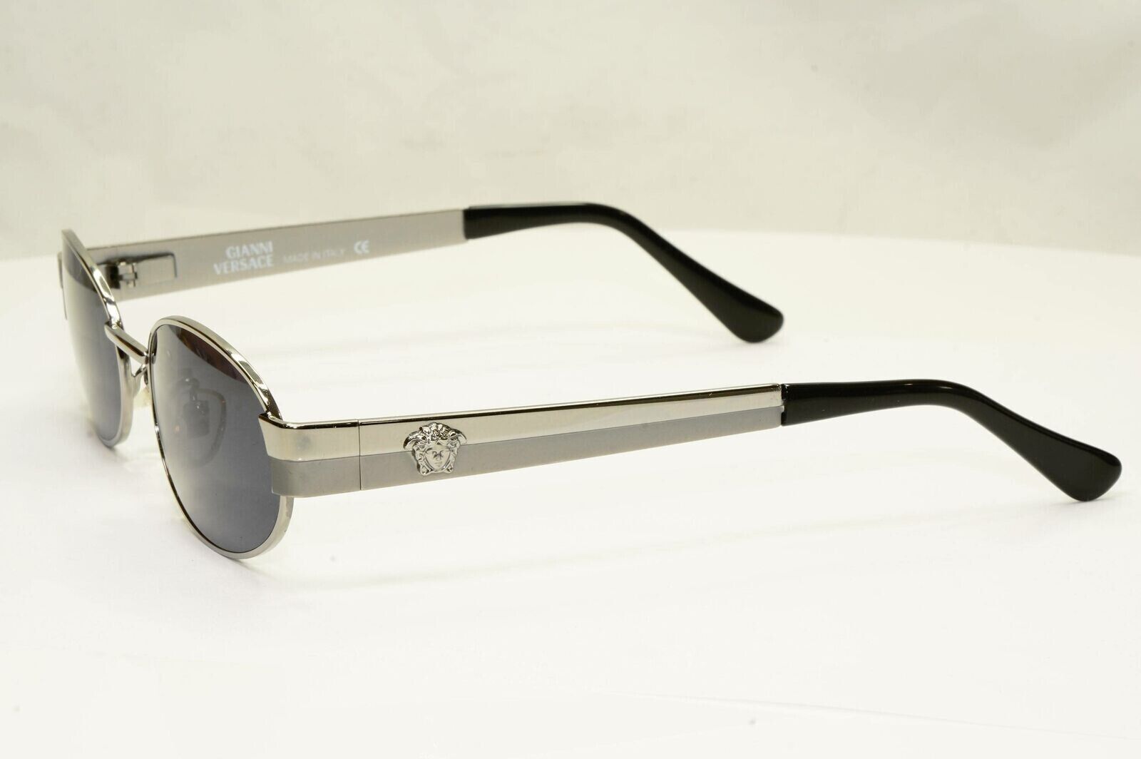 Gianni Versace 1996 Vintage Silver Medusa Oval Metal Sunglasses MOD X32 COL 029