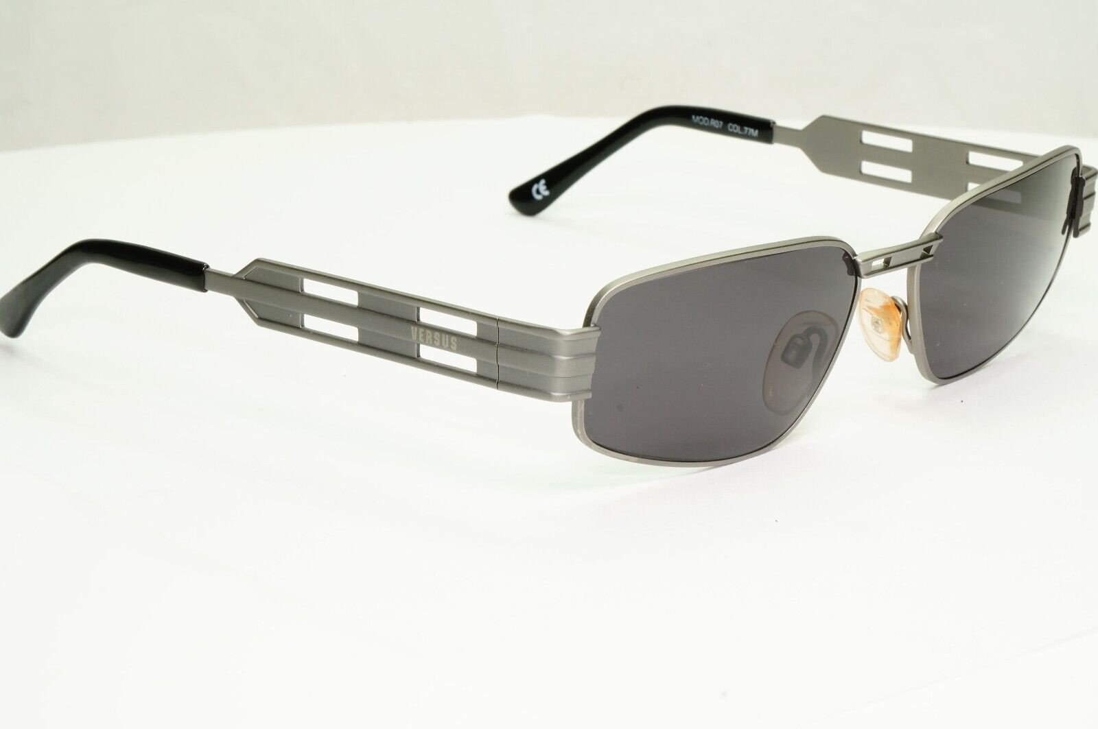 Versus Gianni Versace 1997 Sunglasses Vintage Matte Silver Black MOD R07 COL 77M