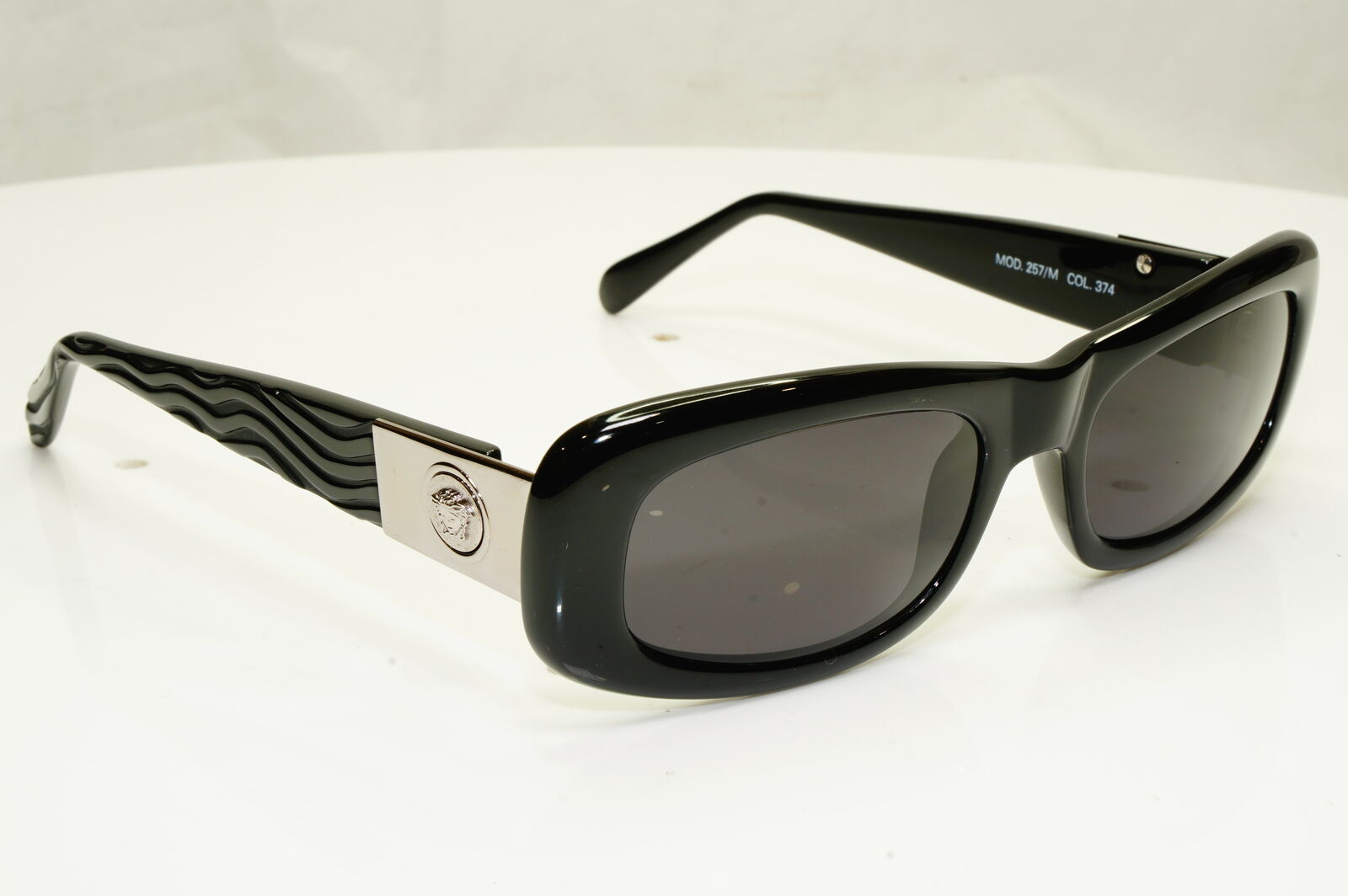 Gianni Versace 1996 Unisex Vintage Black Medusa Sunglasses MOD 257/M COL 374