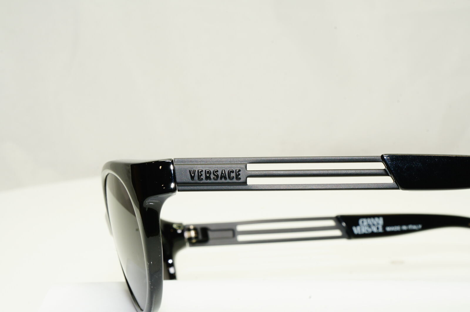 Gianni Versace 1996 Mens Unisex Vintage Black Sunglasses MOD 453/A COL 852