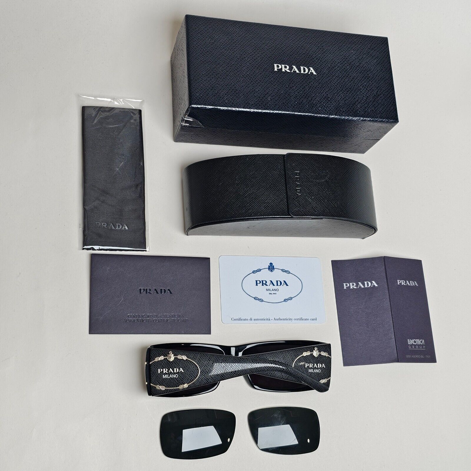 Prada Sunglasses 2007 Vintage Black Saffiano Crest PR11HS SPR 11H 7JS-1A1 070125