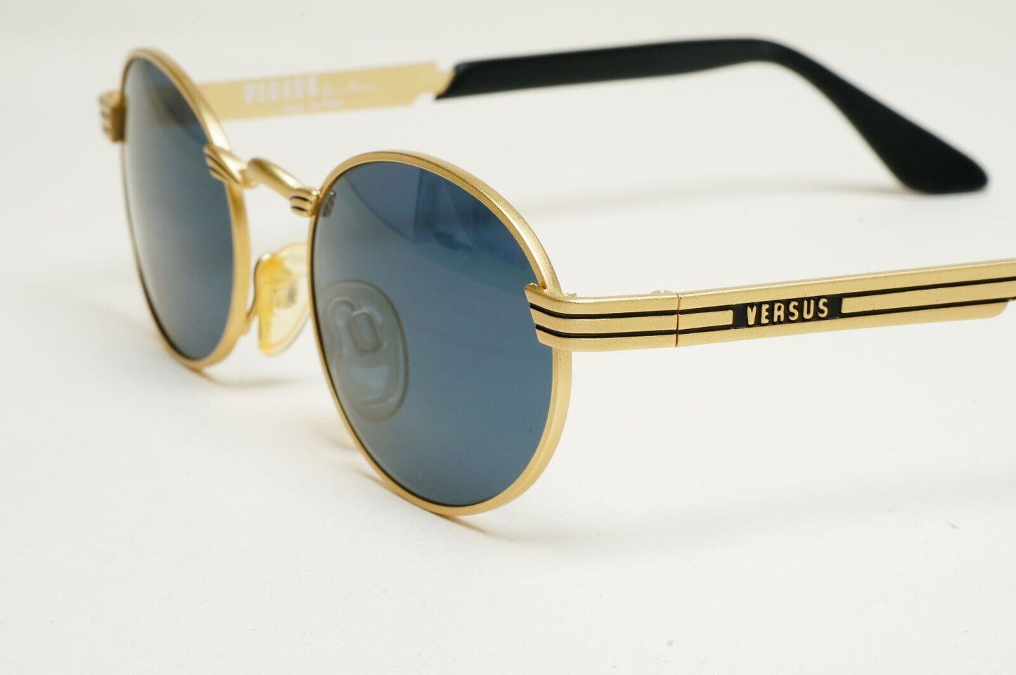 Versus Sunglasses 1996 by Gianni Versace Vintage Gold Oval Black MOD F07 COL 38M