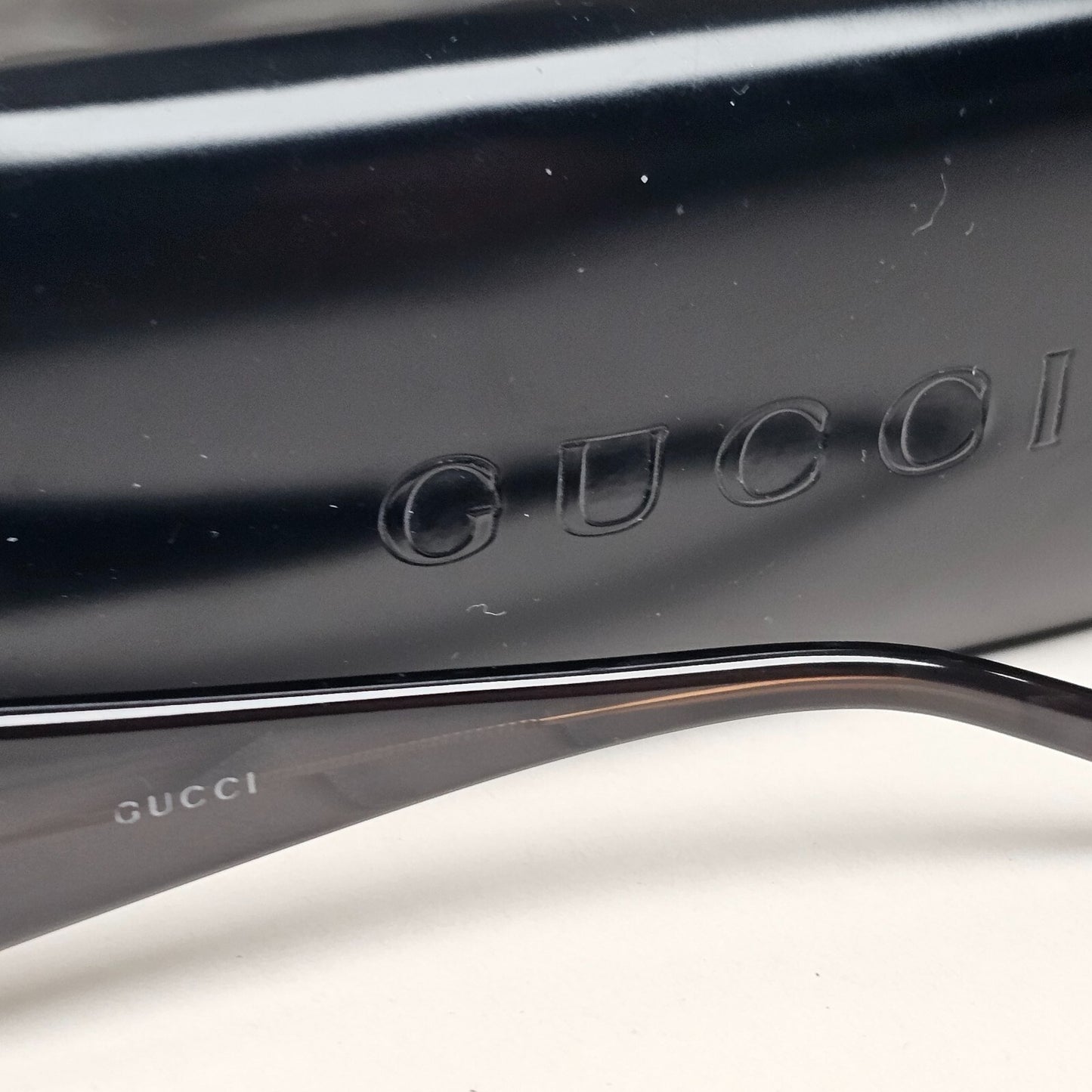 Gucci Sunglasses 1999 Vintage Dark Grey Rectangle Small GG 2526/S AD7 070325