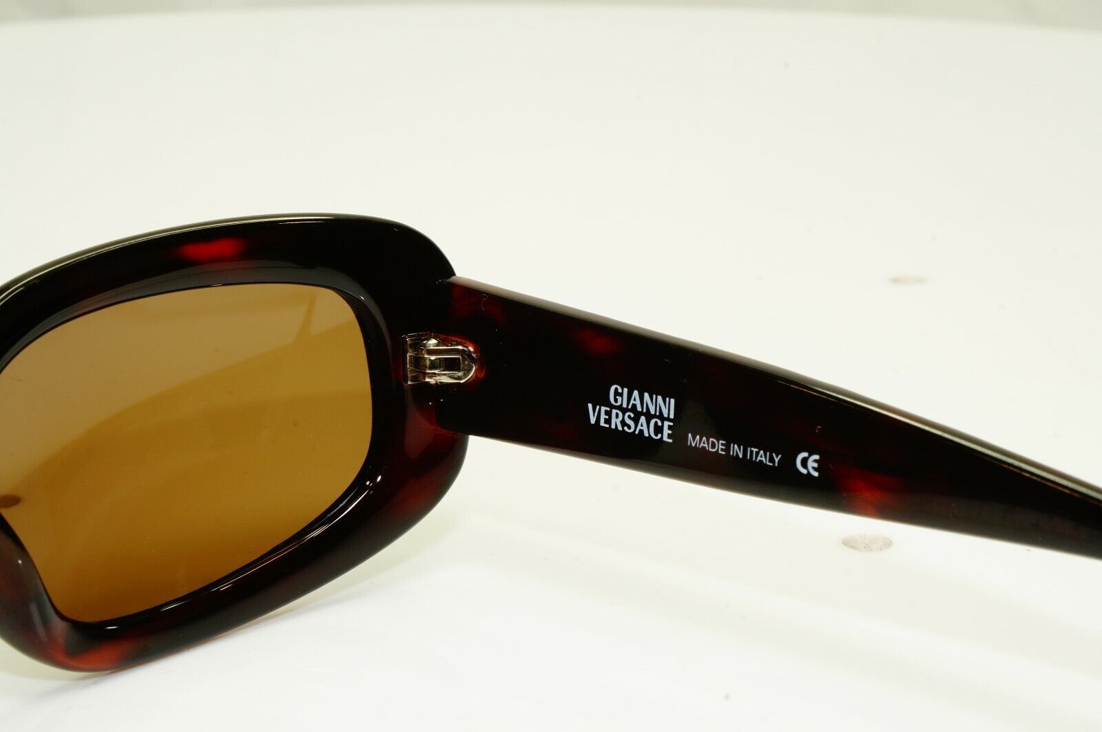 Gianni Versace 1996 Unisex Vintage Brown Gold Medusa Sunglasses MOD 256 COL 375