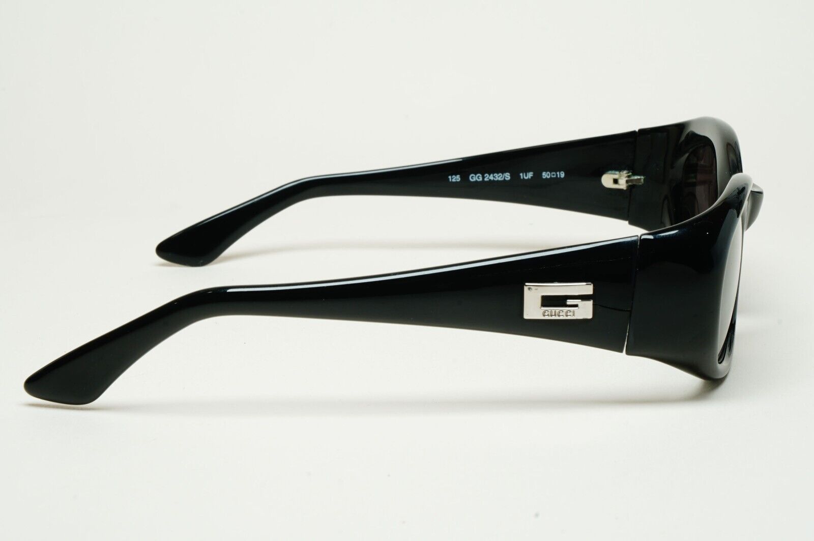 Gucci Sunglasses 1998 Vintage Black Square Retro GG 2432/S 1UF 50mm 280125