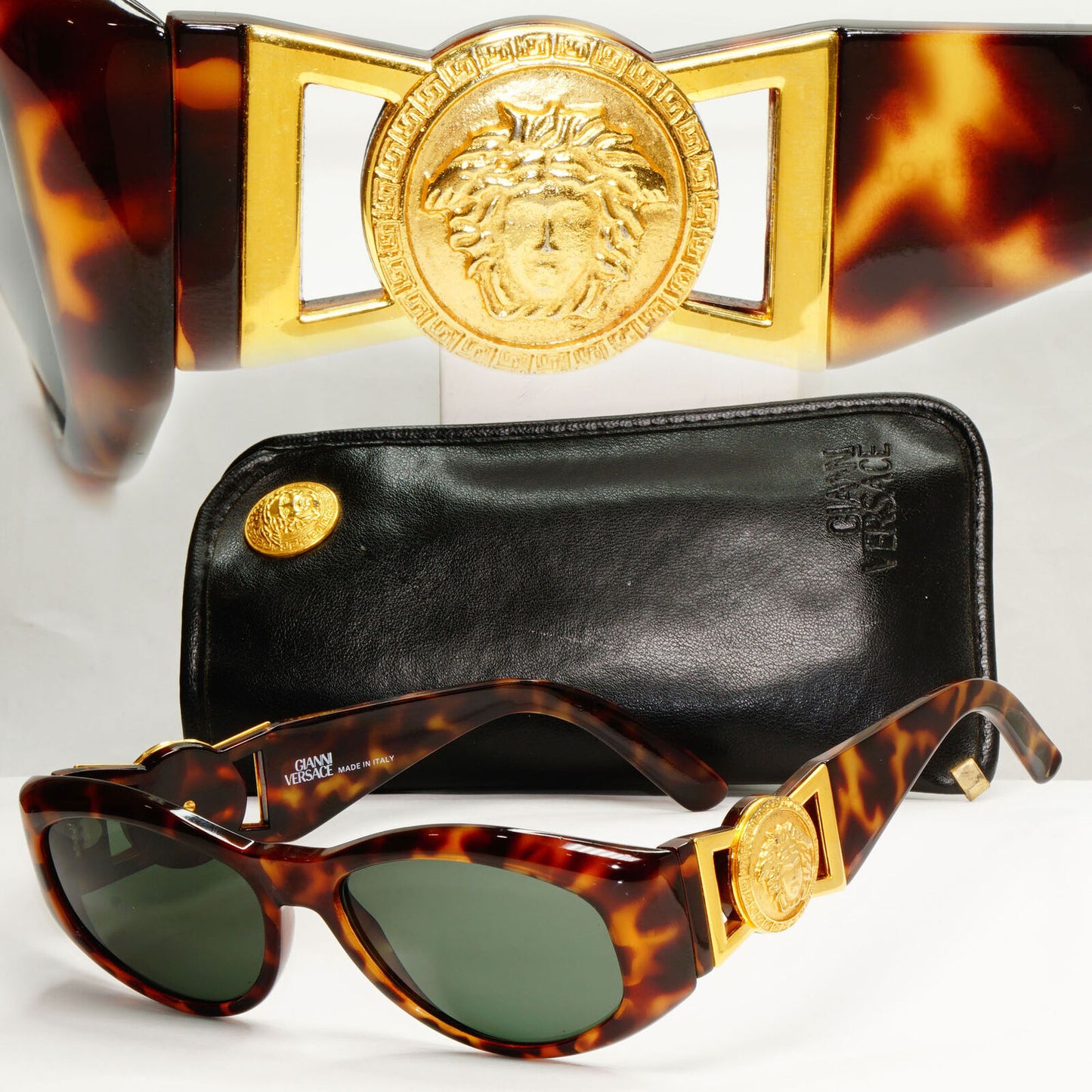 Gianni Versace 1993 Tortoisehell Sunglasses Gold Medusa Biggie MOD 424 COL 869OD