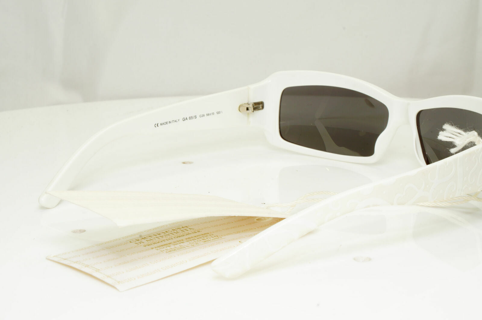 Giorgio Armani Womens Vintage 2002 Sunglasses White Ivory GA 65/S C29 31842