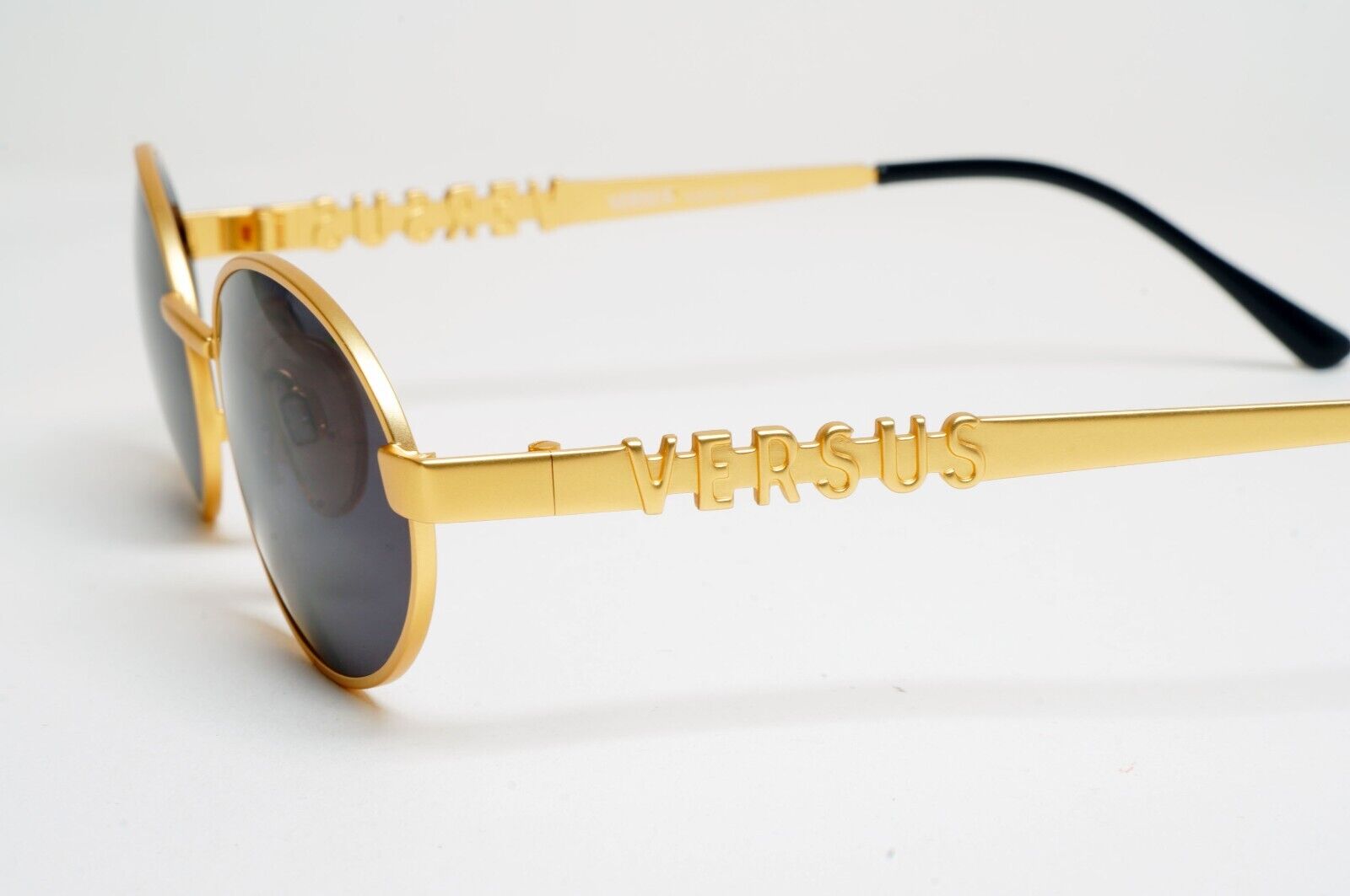 Versus Sunglasses 1996 by Gianni Versace Vintage Gold Black Oval MOD R26 COL 13M