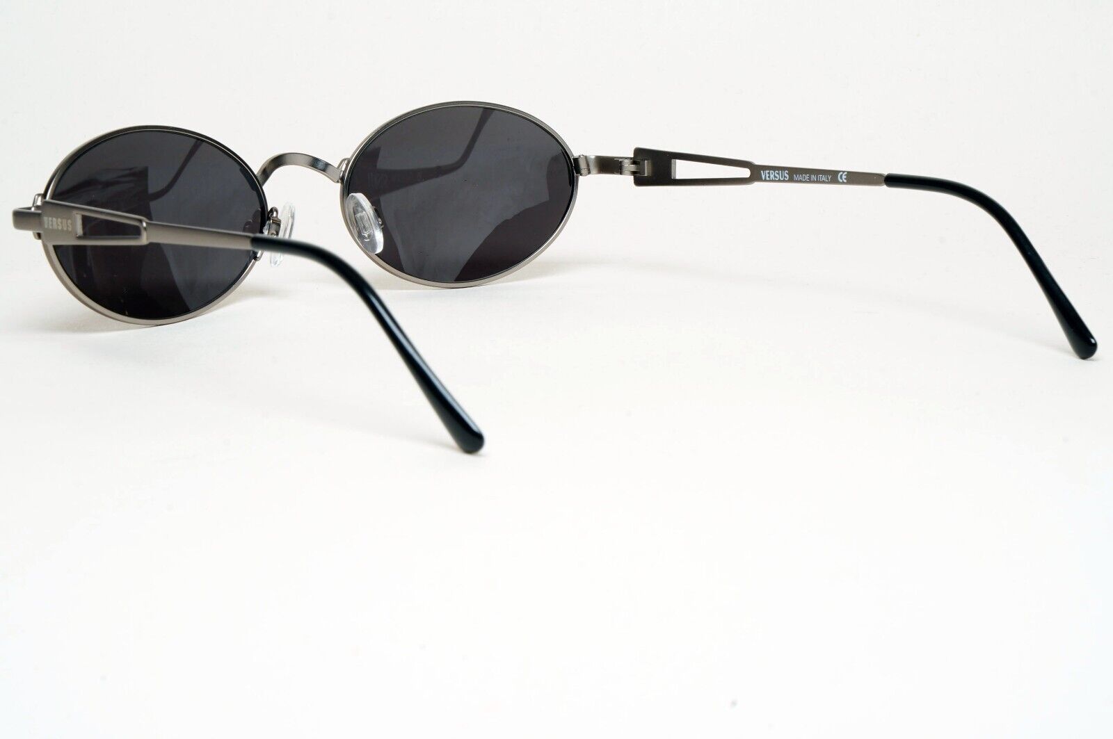 Versus Sunglasses 1996 by Gianni Versace Vintage Gunmetal Oval MOD R11 COL 948