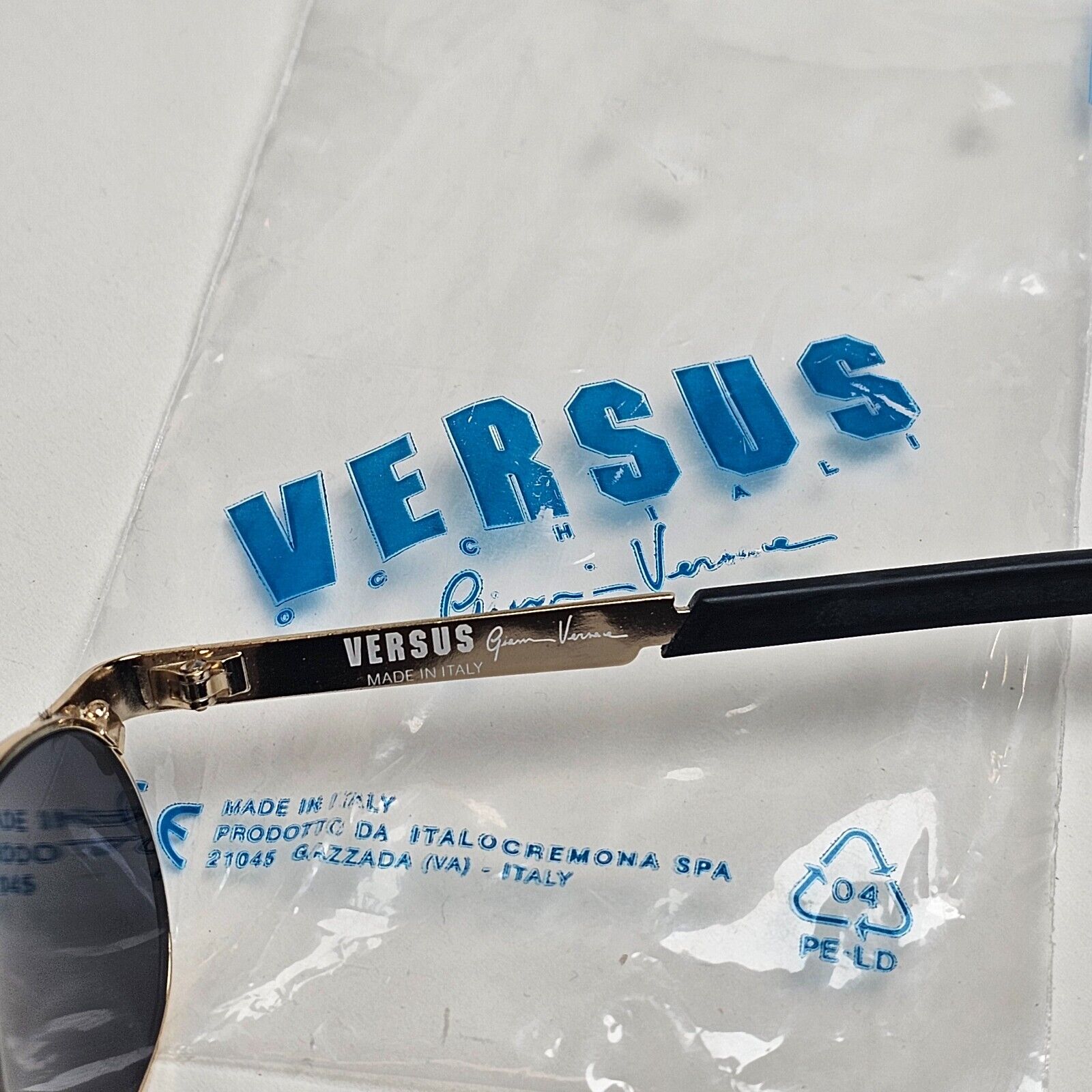 Versus Sunglasses 1996 by Gianni Versace Vintage Gold Black MOD F17 COL 39M