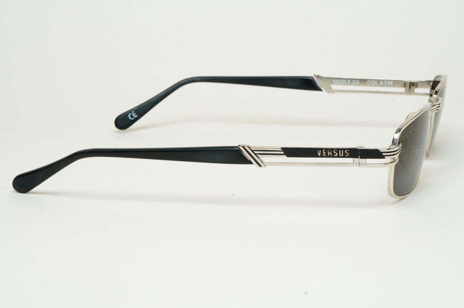 Versus Sunglasses 1996 by Gianni Versace Vintage Silver Black MOD F20 COL 47M