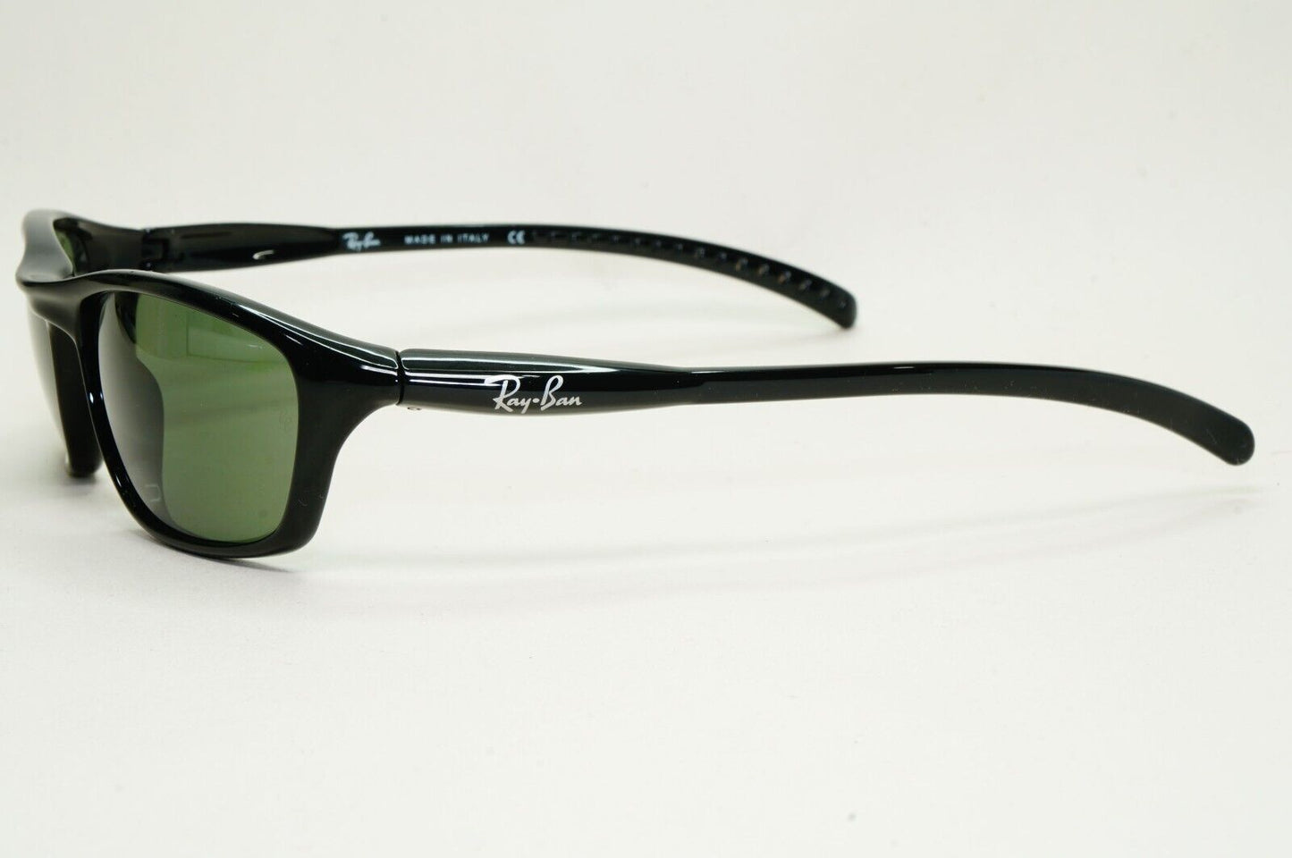 Ray-Ban Sunglasses 2005 Vintage Black Green Glass RB 2046 Cutters 601 011124