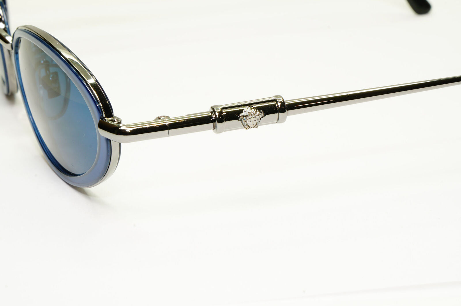 Gianni Versace 1996 Vintage Womens Blue Silver Medusa Sunglasses MOD X13 COL A35