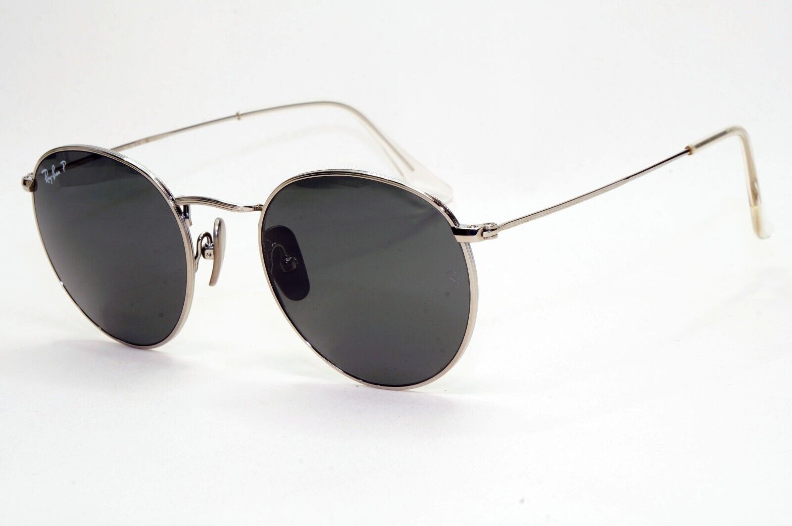 Ray-Ban Sunglasses Round Titanium Polarized Silver Black RB 8247 9209/48 50mm