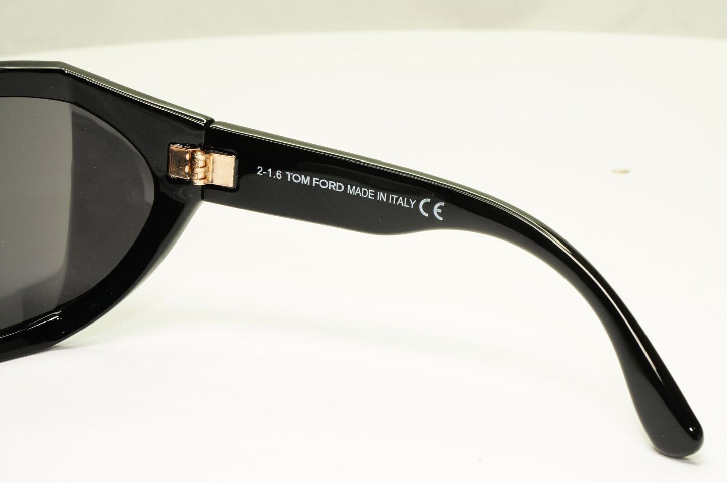 Authentic TOM FORD Mens Sunglasses Unisex Glossy Black Sedgewick TF402 01A 30676