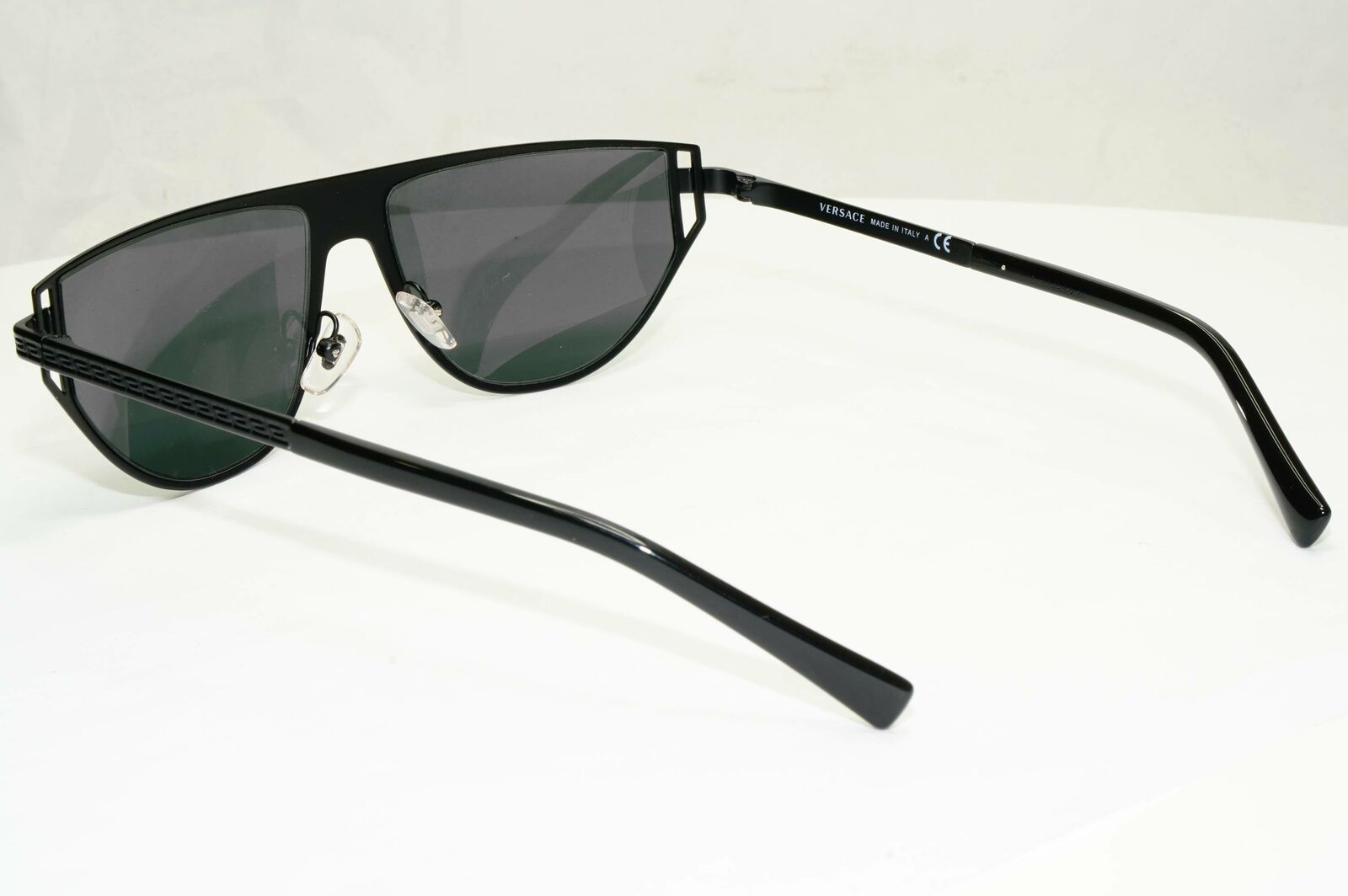Authentic Versace Mens Unisex Black Medusa Metal Sunglasses MOD 2213 1009/87