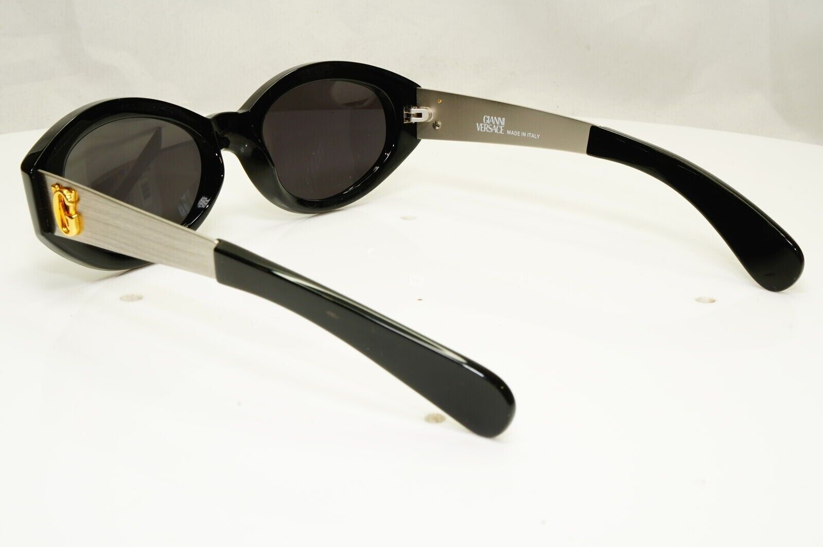 Gianni Versace 1996 Unisex Vintage Gold Black Sunglasses MOD 461/A COL 852
