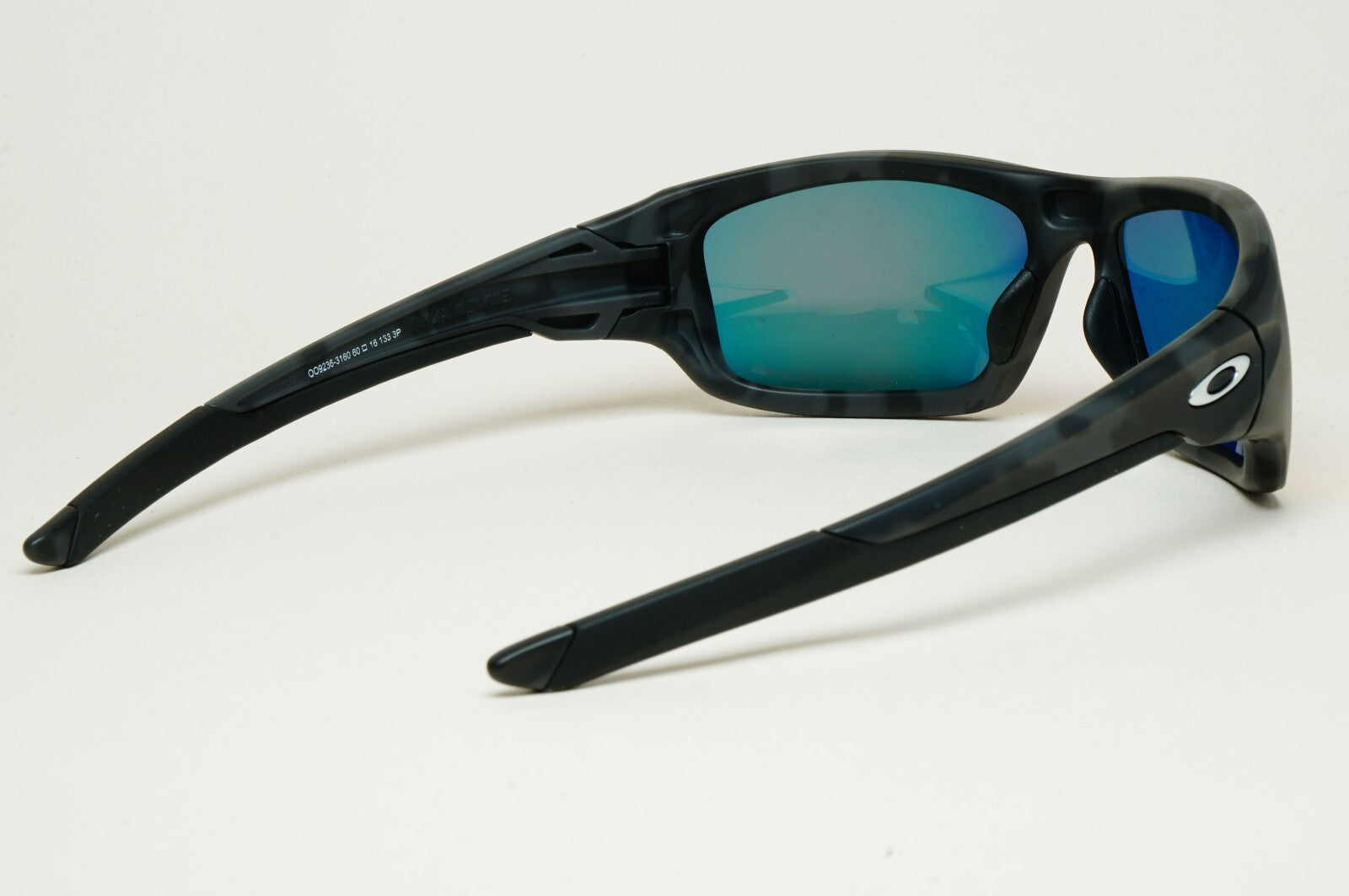 Oakley Sunglasses Polarized Valve Matte Camo Black Ruby Iridium OO 9236 31