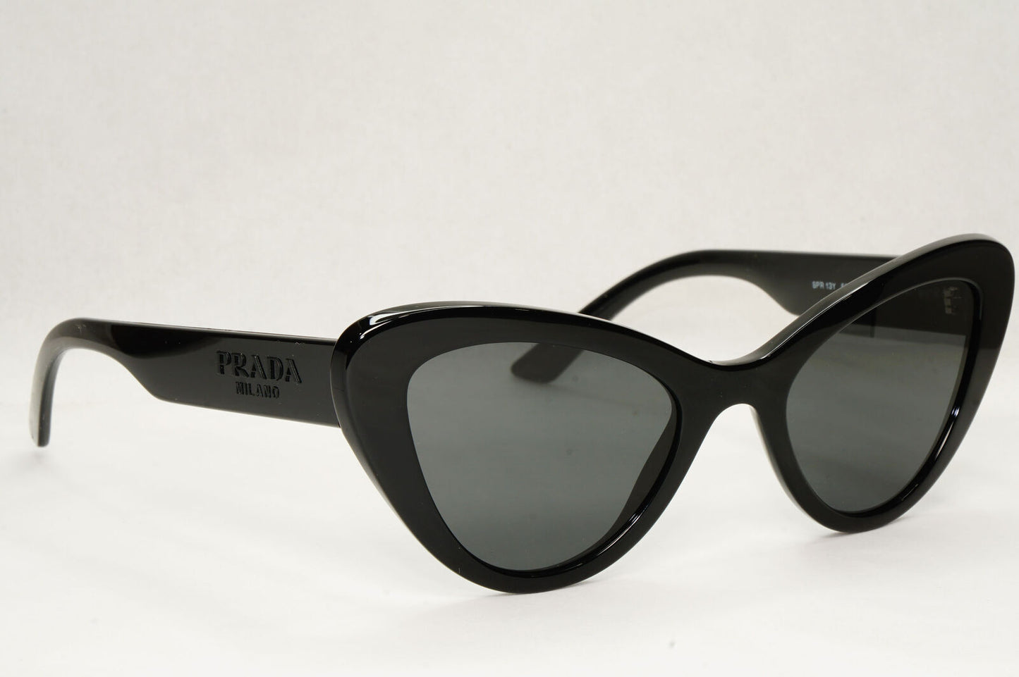 Prada Sunglasses Black Cat Eye Grey Milano Fashion PR13YS SPR 13Y 1AB-5S0 52mm