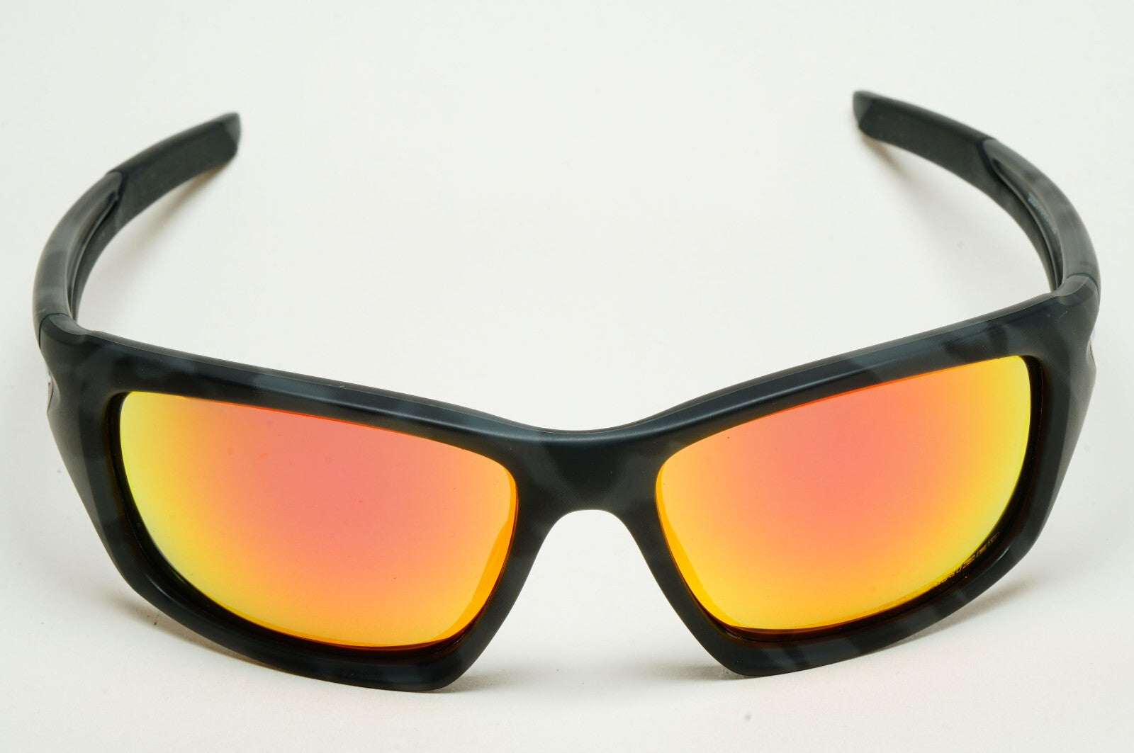 Oakley Sunglasses Polarized Valve Matte Camo Black Ruby Iridium OO 9236 31