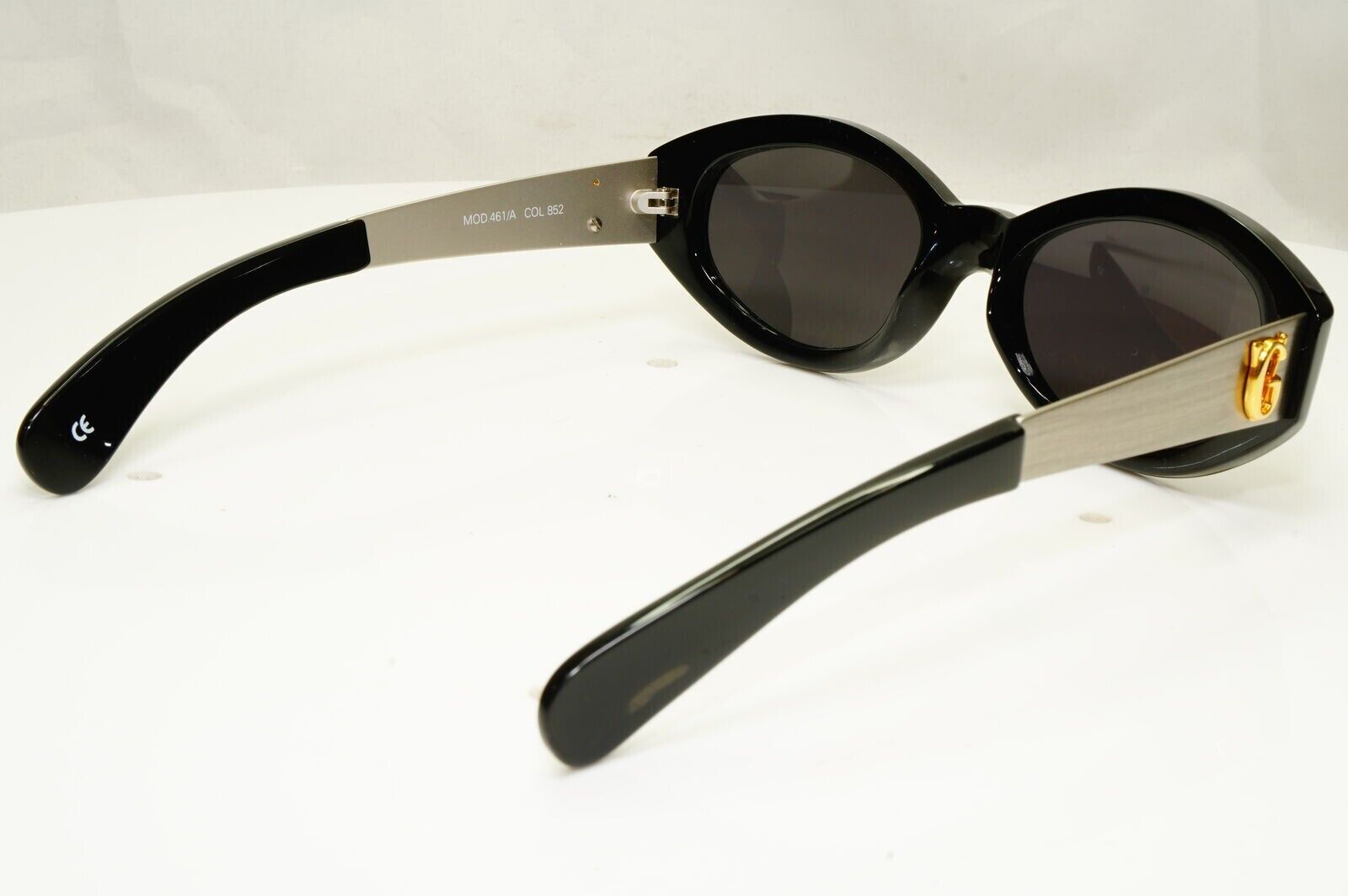 Gianni Versace 1996 Unisex Vintage Gold Black Sunglasses MOD 461/A COL 852