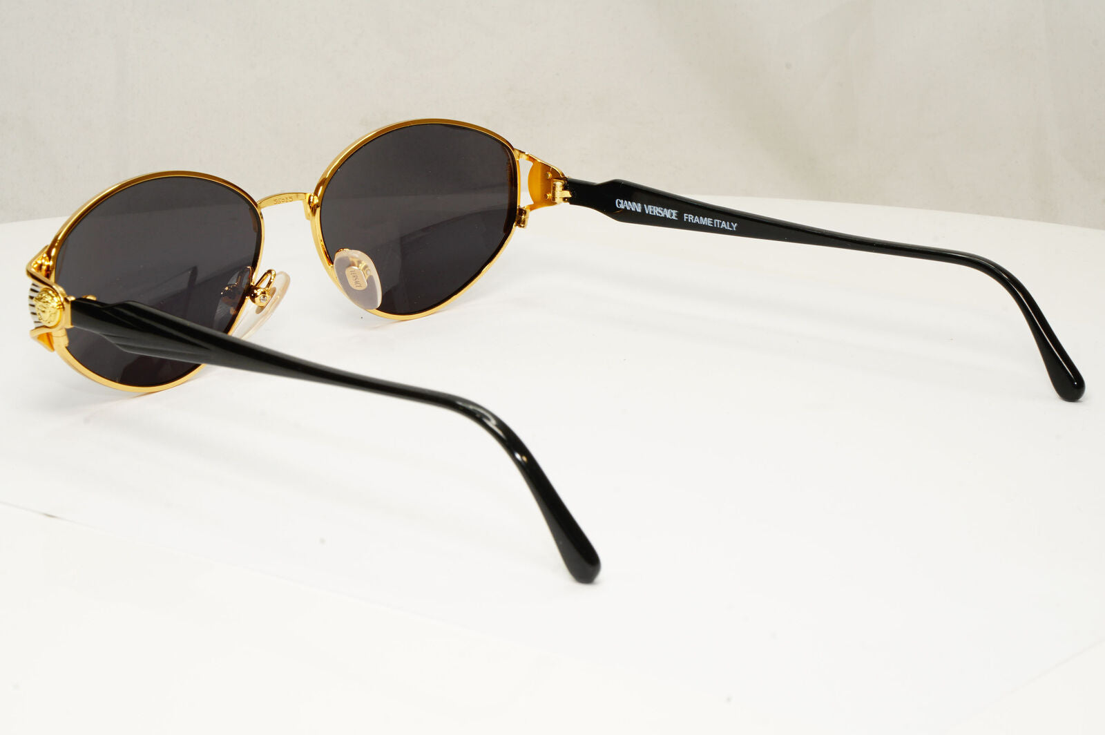 Gianni Versace 1995 Vintage Gold Medusa Unisex Black Sunglasses MOD G46 COL 15L