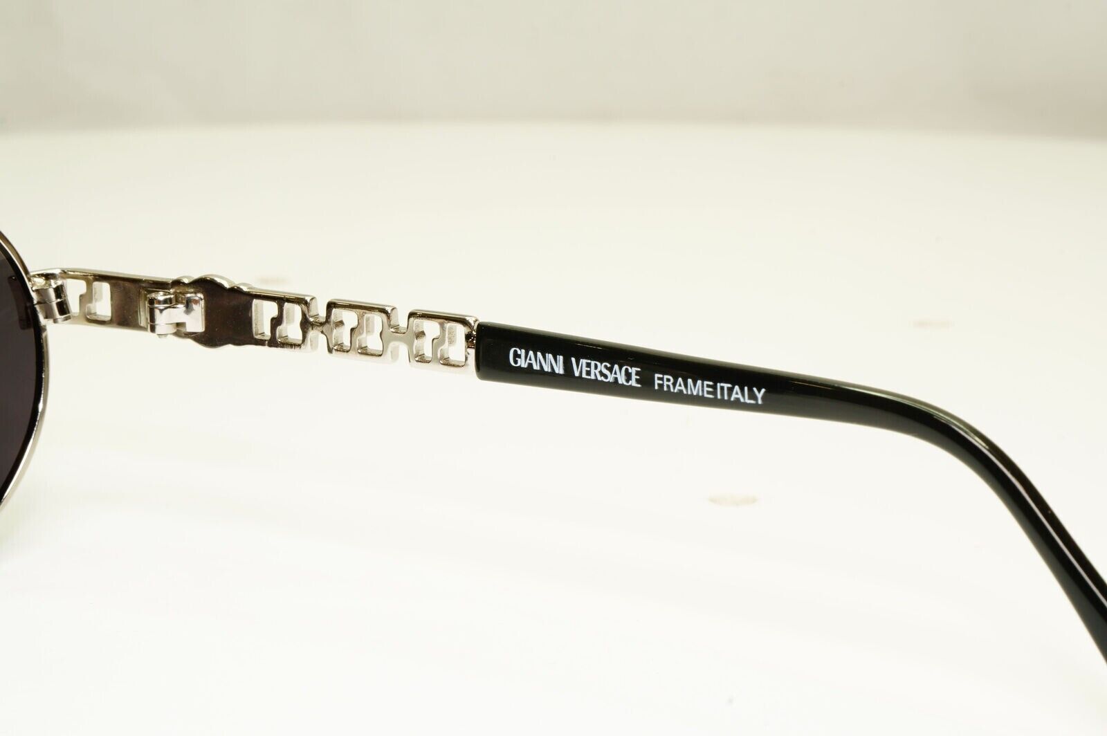 Gianni Versace 1995 Vintage Silver Medusa Round Black Sunglasses MOD G43 COL 26M