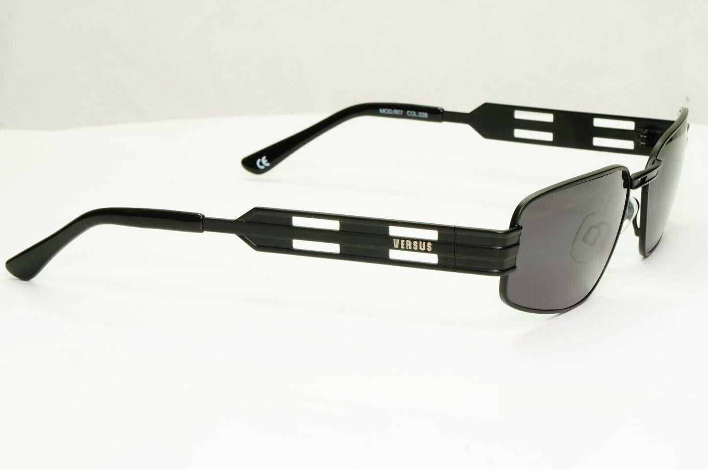 Versus Gianni Versace 1997 Sunglasses Vintage Black Rectangle MOD R07 COL 028