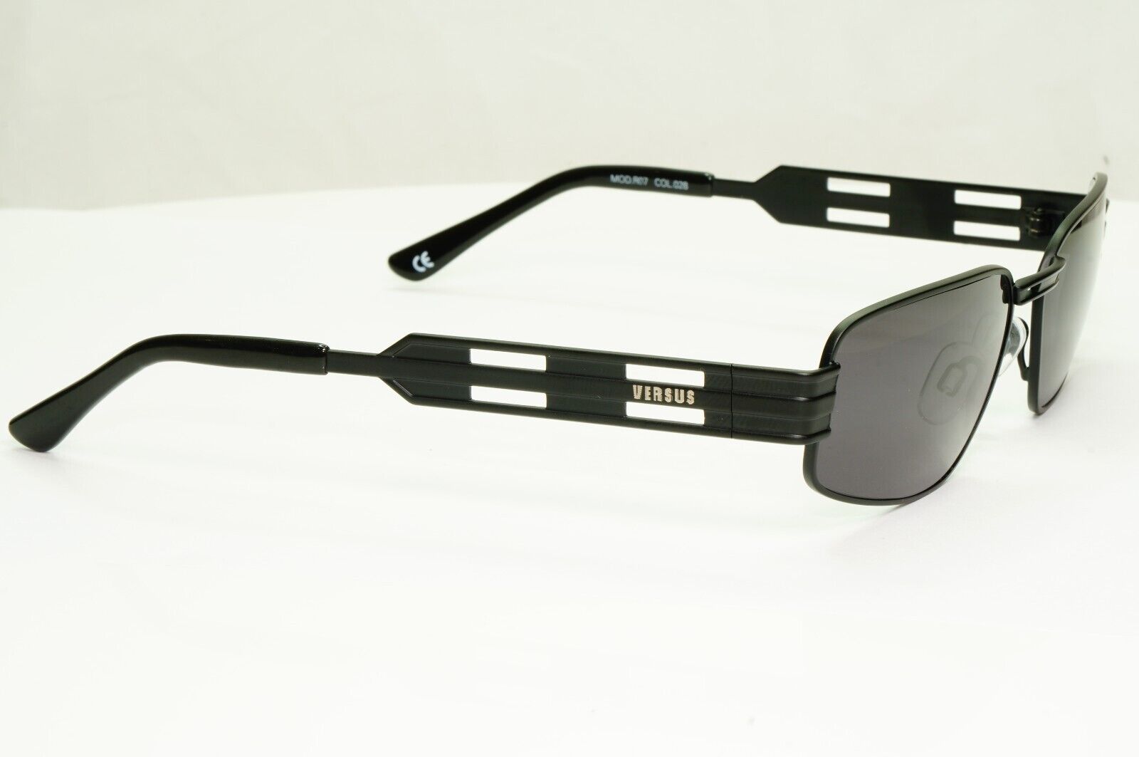 Versus Gianni Versace 1997 Sunglasses Vintage Black Rectangle MOD R07 COL 028