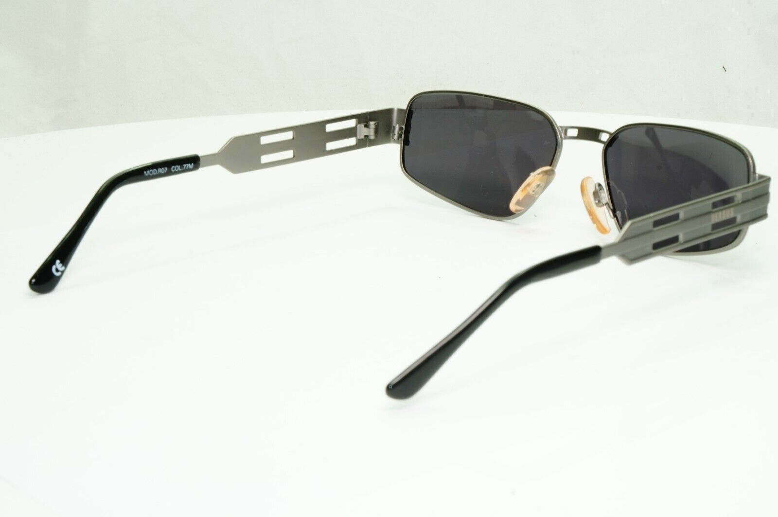 Versus Gianni Versace 1997 Sunglasses Vintage Matte Silver Black MOD R07 COL 77M