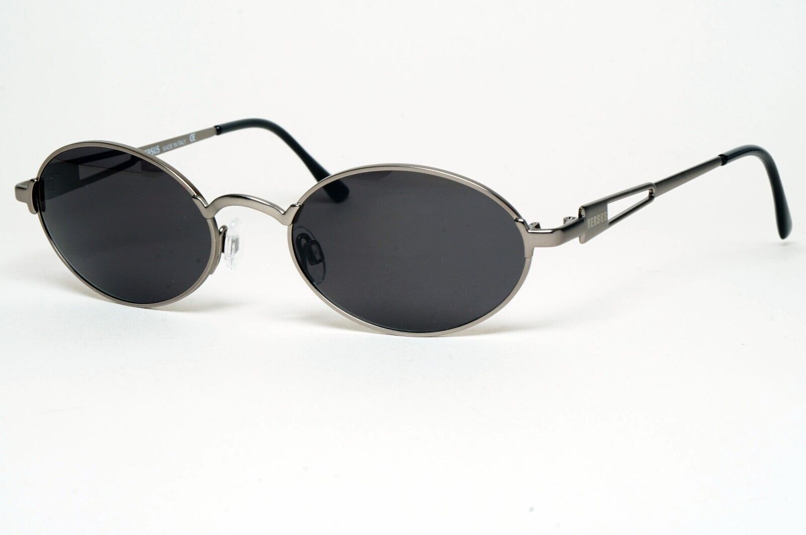 Versus Sunglasses 1996 by Gianni Versace Vintage Gunmetal Oval MOD R11 COL 948