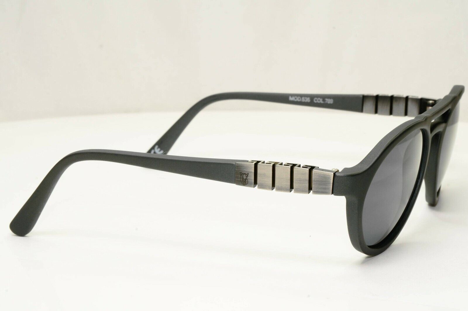 Gianni Versace 1996 Mens Vintage Charcoal Grey Pilot Sunglasses MOD 535 COL 789