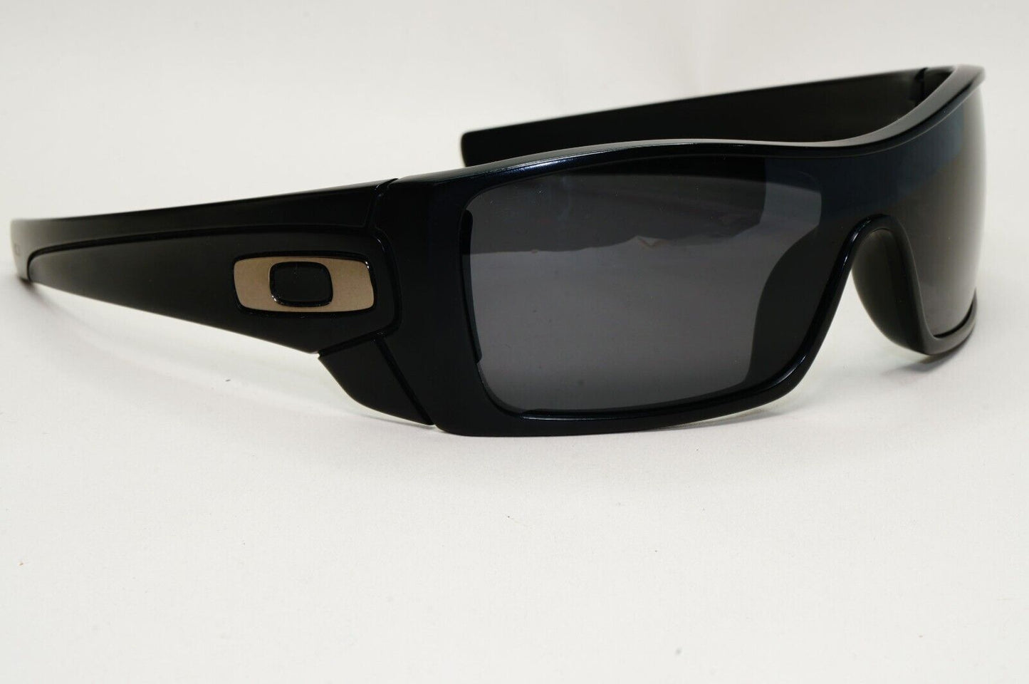Oakley Sunglasses Batwolf Polarized Black Matte Shield Visor OO 9101 04 041124