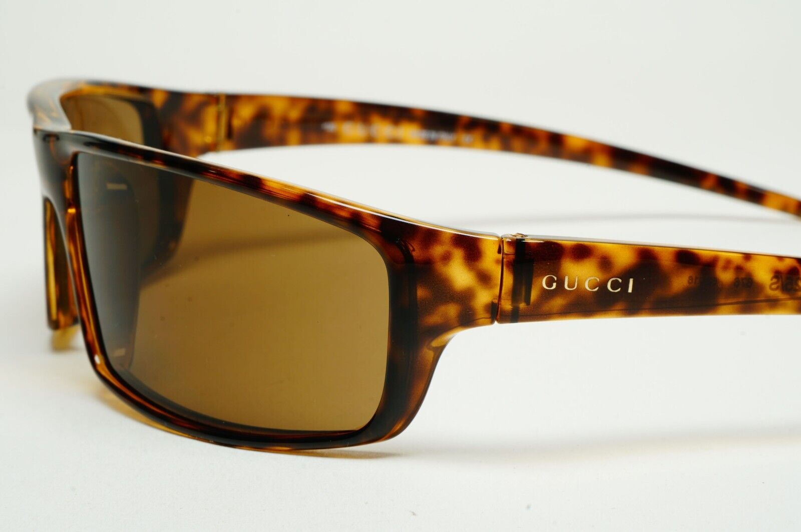 Gucci Sunglasses 1999 Vintage Brown Tortoiseshell Wrap GG 1425/S 676 250125
