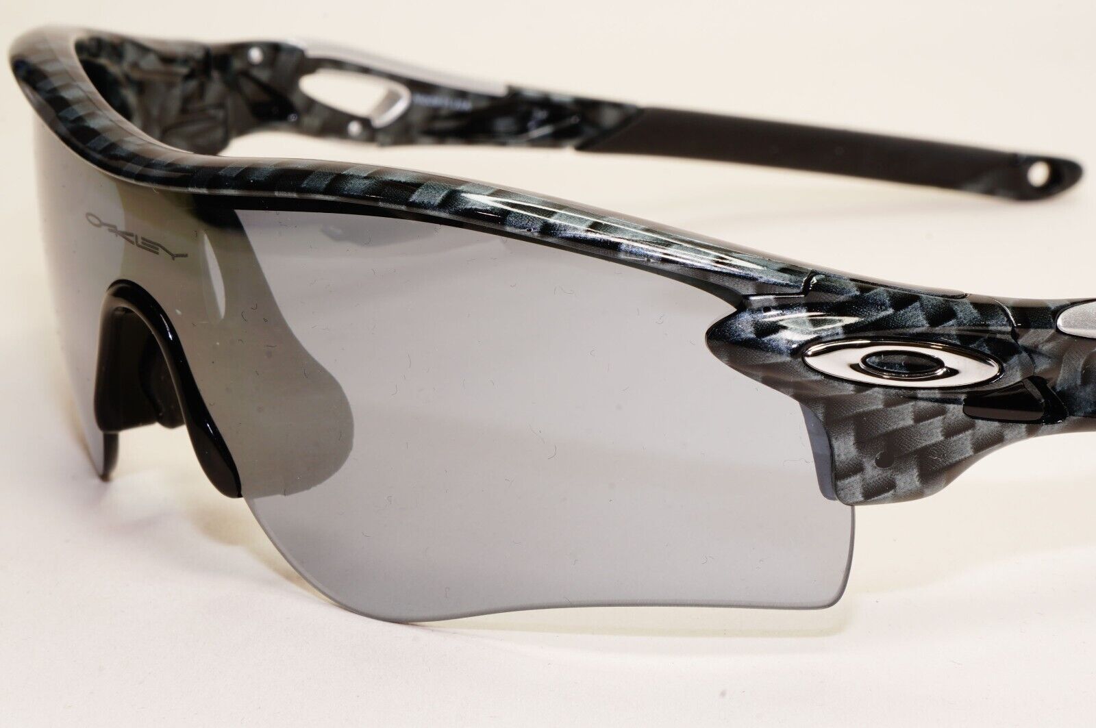 Oakley Sunglasses RadarLock Path A Carbon Fiber Slate Iridium Mirror OO 9206 11