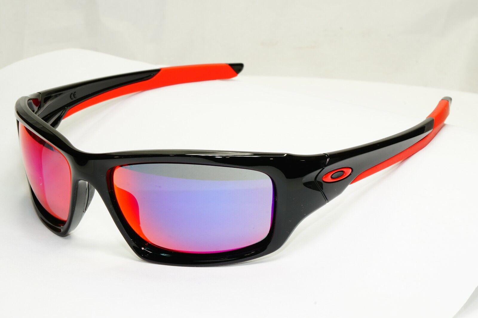 Authentic Oakley Mens Valve Sunglasses Black Red Iridium Mirror OO 9236-02