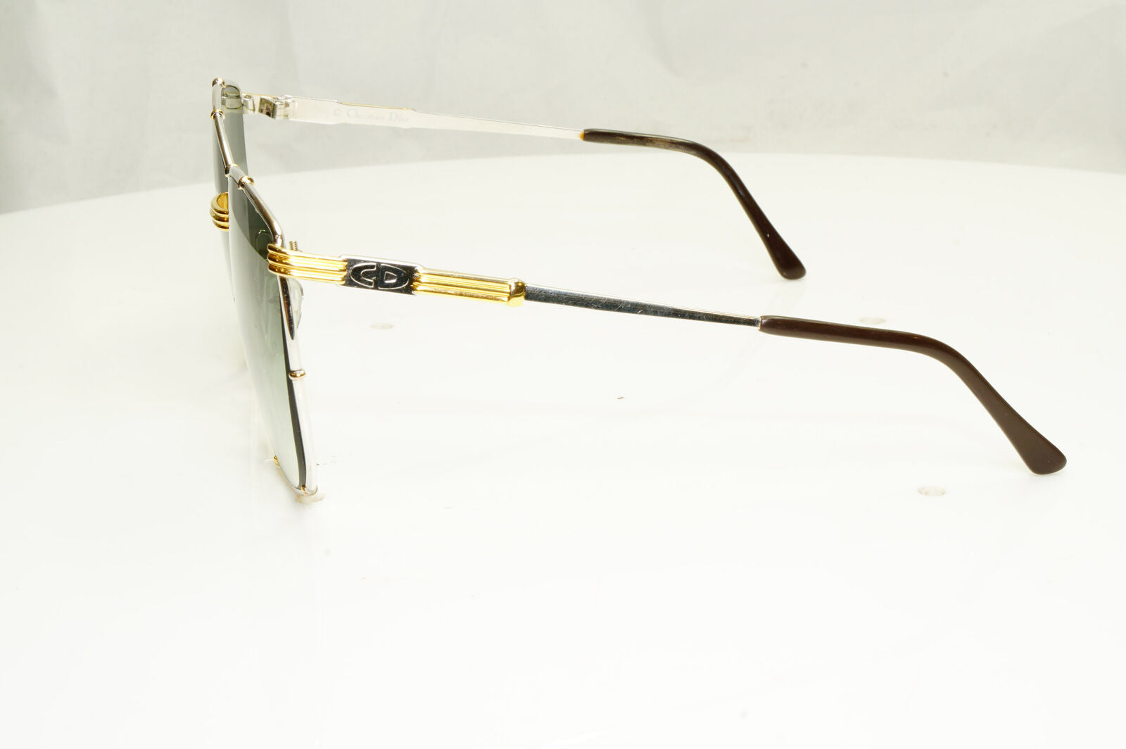 Authentic Christian Dior Womens Vintage Sunglasses Austria Gold 2249 47 32810