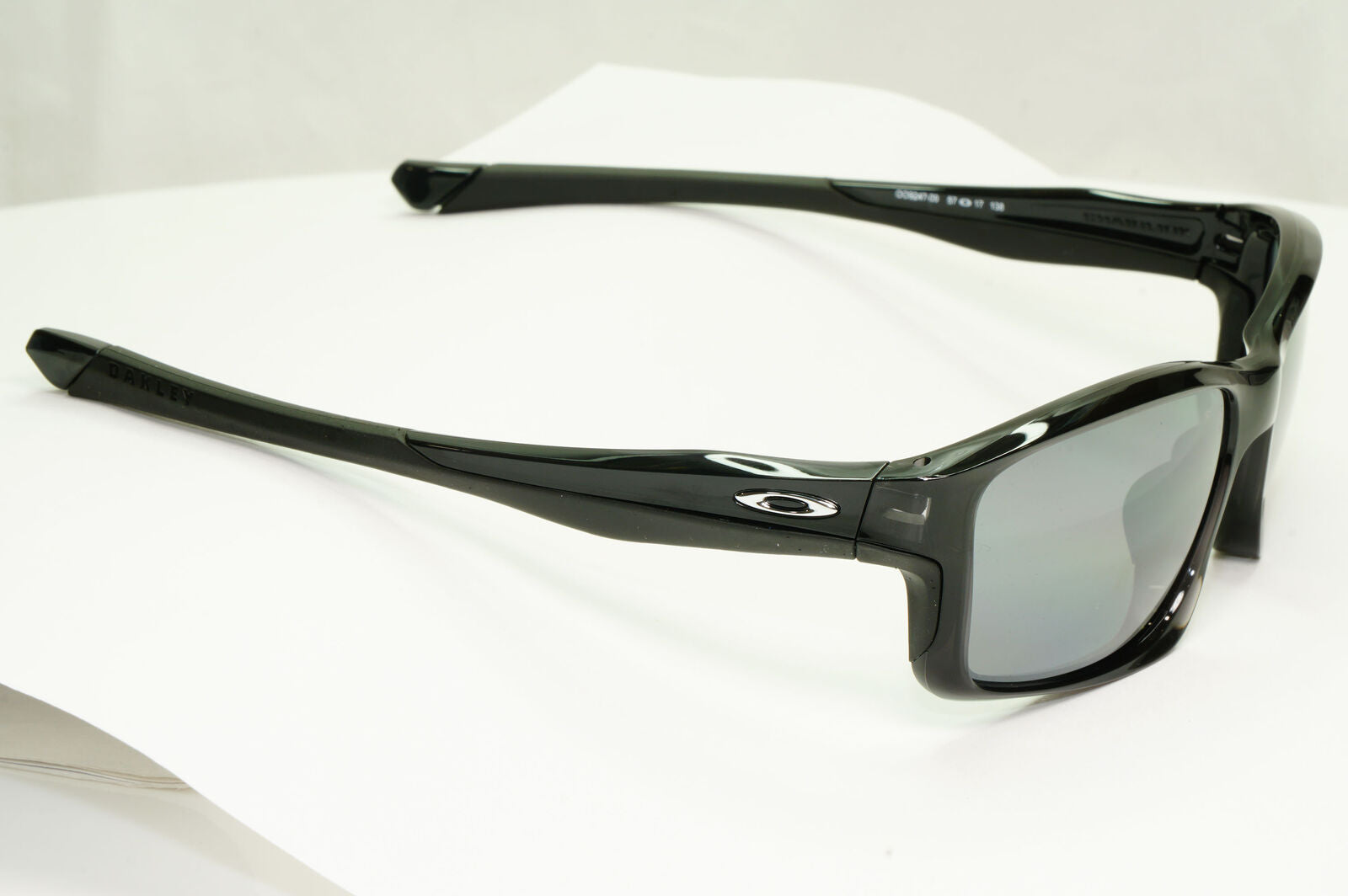Oakley Chainlink Polarised Sunglasses Black Iridium Silver Mirror OO 9247 09