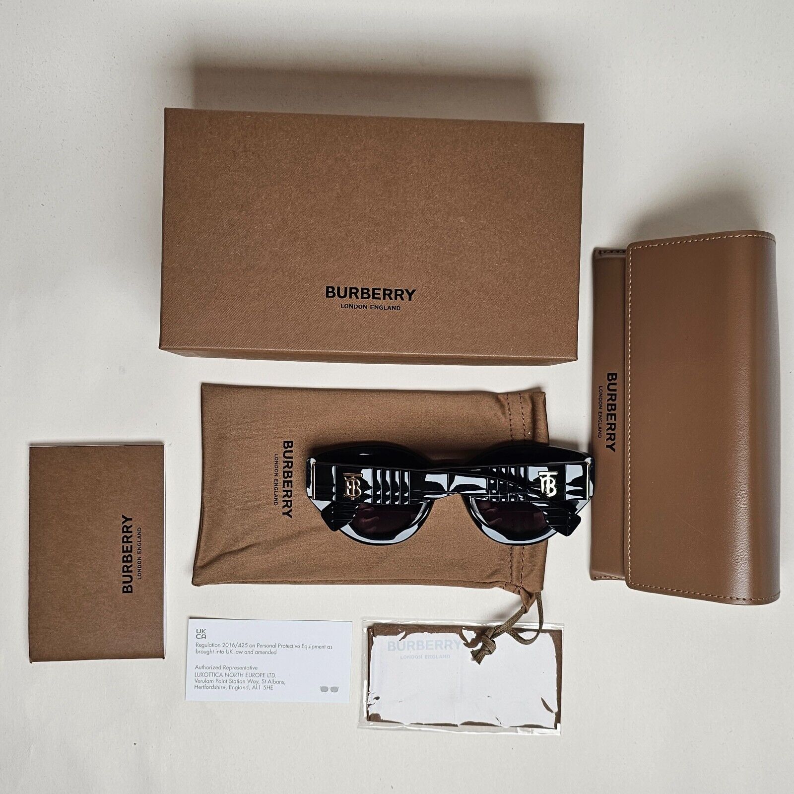 Burberry Sunglasses Meadow Black Gold Grey Gradient BE 4390 3001/8G 47mm