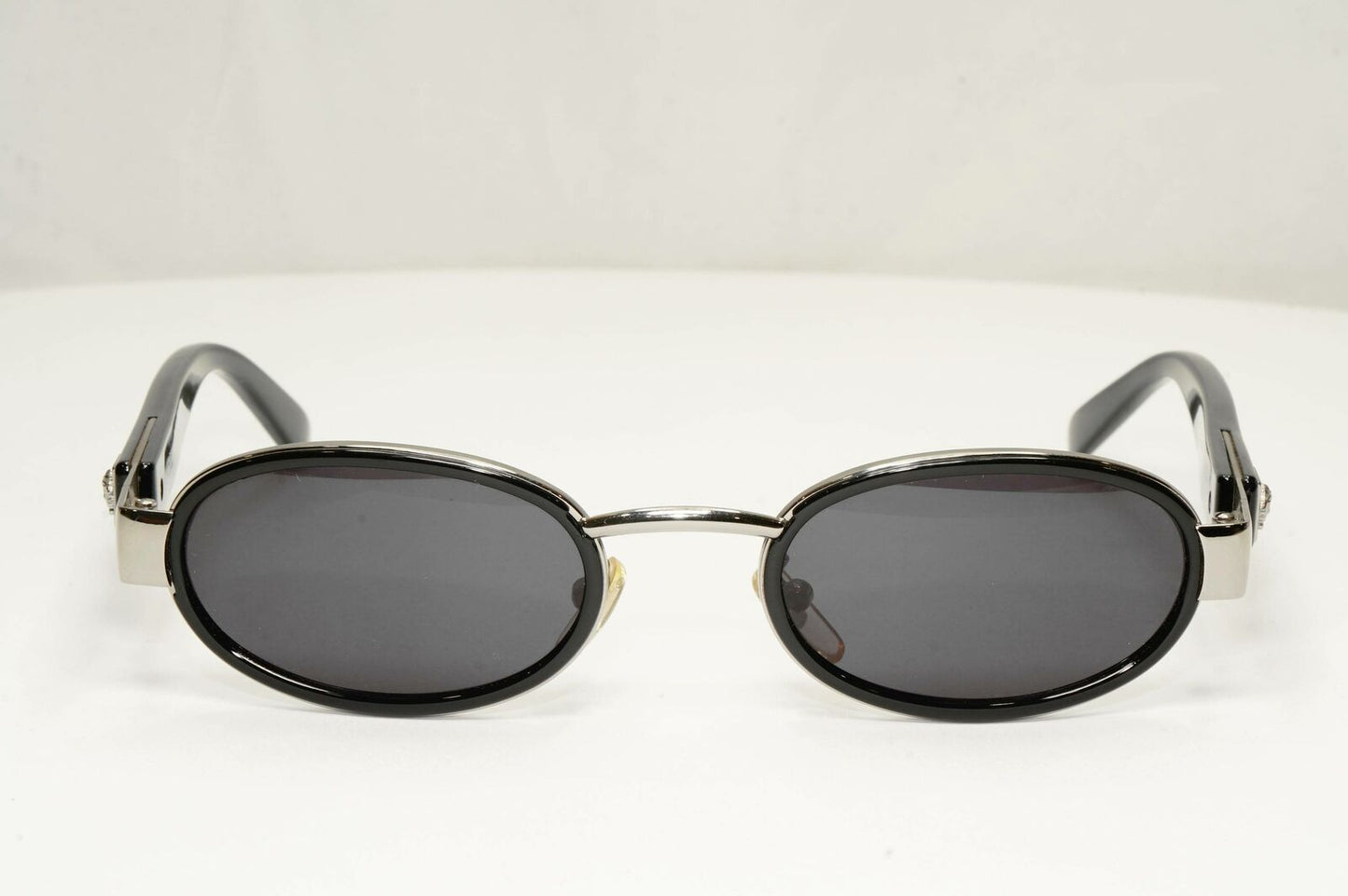 Gianni Versace 1996 Vintage Oval Black Silver Medusa Sunglasses MOD X28 COL 029