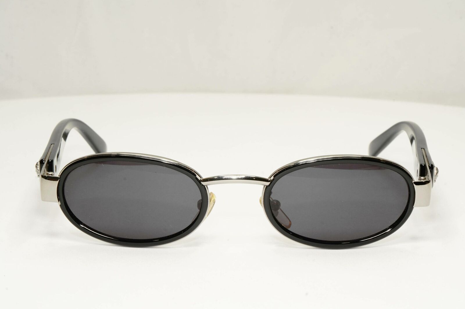 Gianni Versace 1996 Vintage Oval Black Silver Medusa Sunglasses MOD X28 COL 029
