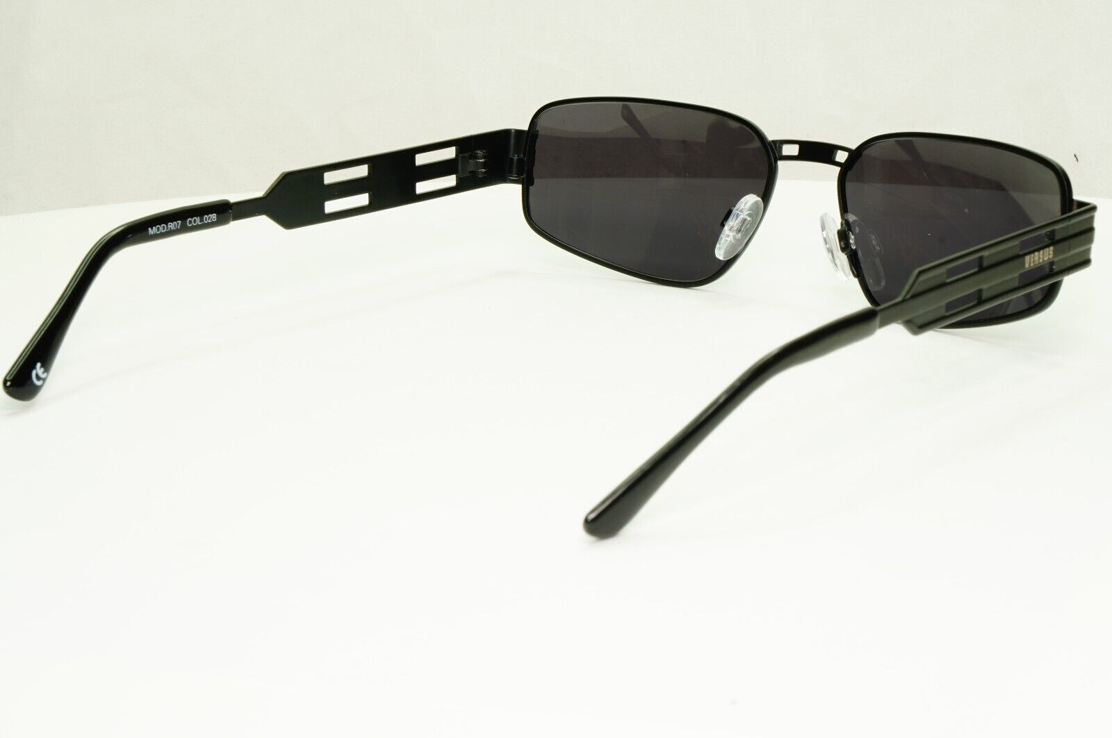 Versus Gianni Versace 1997 Sunglasses Vintage Black Rectangle MOD R07 COL 028