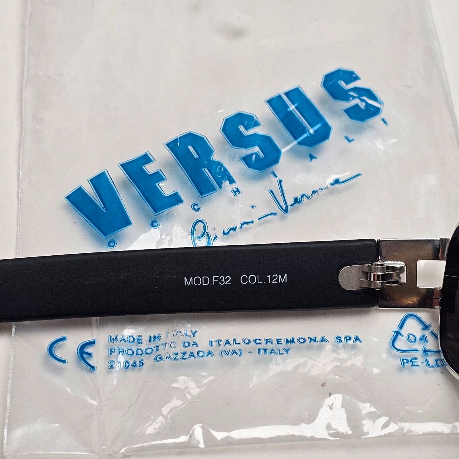 Versus Sunglasses 1996 by Gianni Versace Vintage Silver Black MOD F32 COL 12M